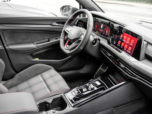 Volkswagen Golf VIII 2.0 GTI BLACKSTYLE CAM ACC LM18 MATRIX