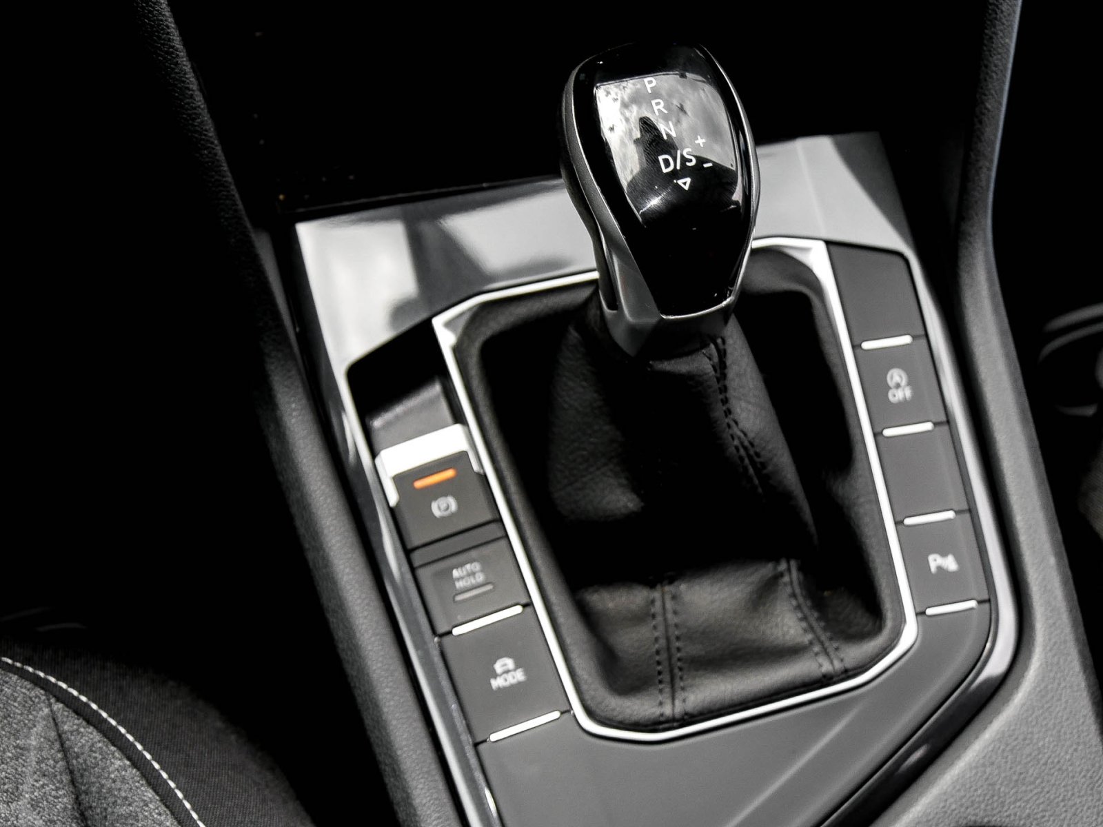 Volkswagen Tiguan 1.5 MOVE AHK CAM ACC NAVI SITZHEIZUNG