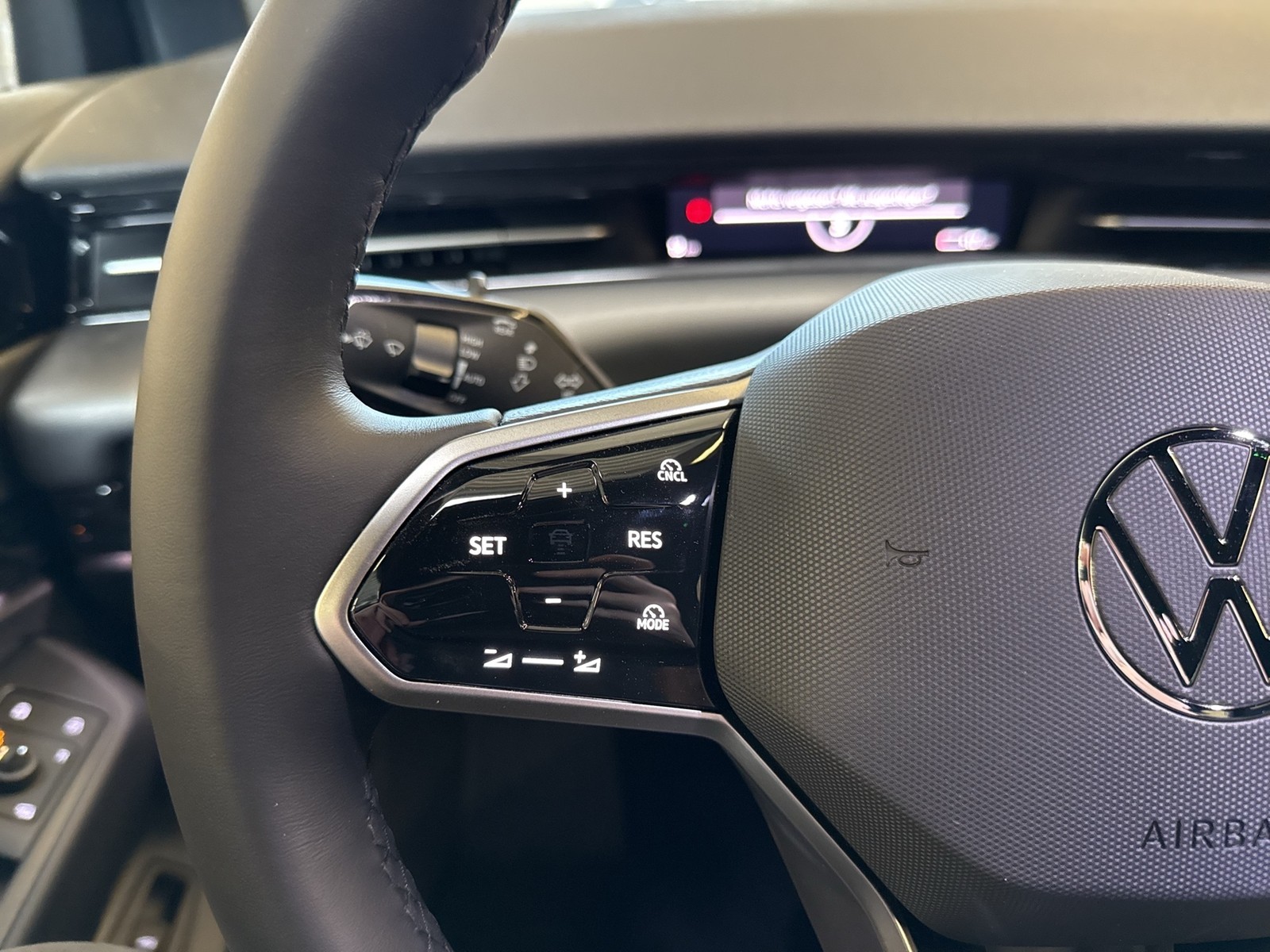 Volkswagen ID.7 Tourer PRO BLACK STYLE AHK CAM ACC LM19 NAVI
