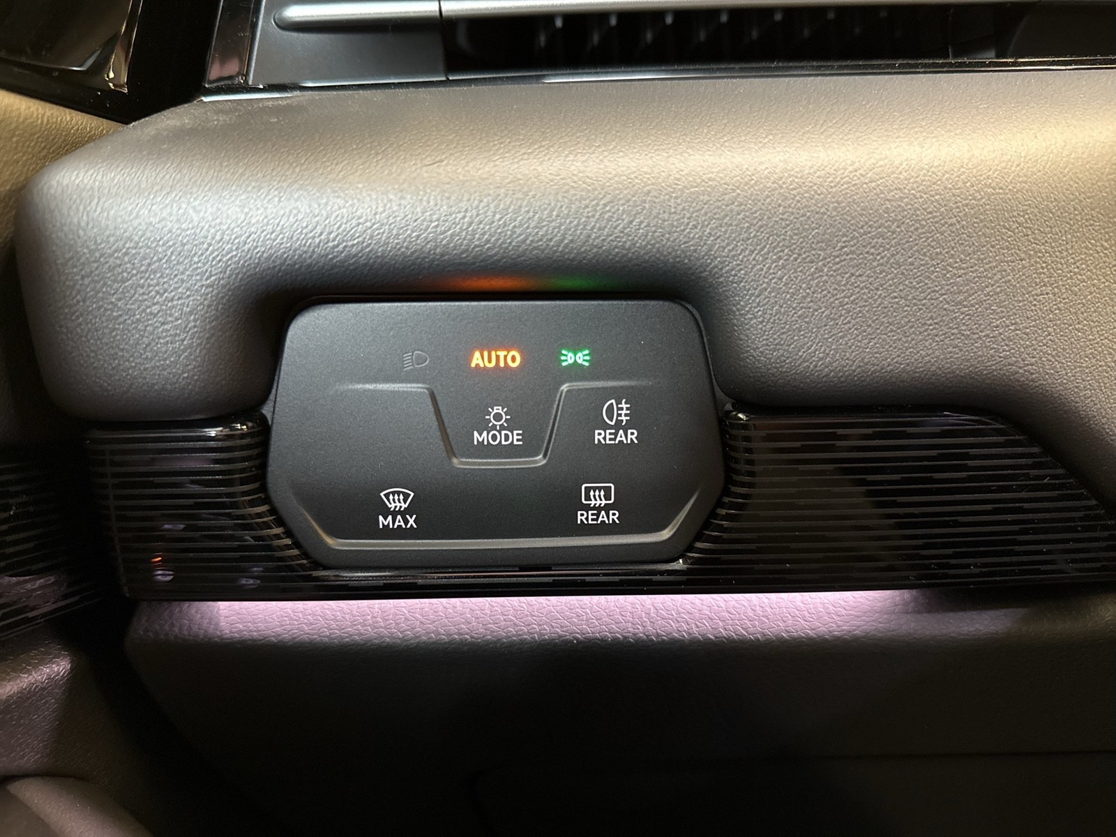 Volkswagen ID.7 Tourer PRO BLACK STYLE AHK CAM ACC LM19 NAVI