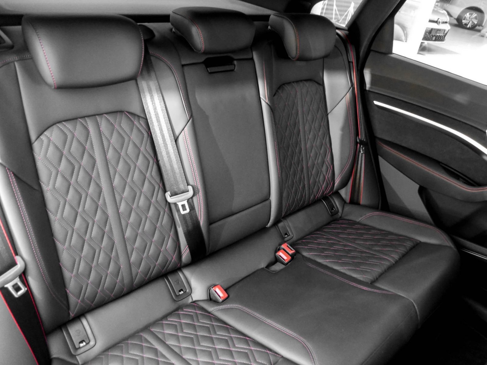 Audi SQ8 e-tron Sportback quattro BLACKPAK B&O LM21