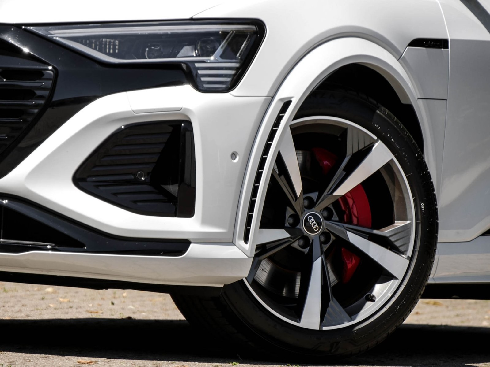 Audi SQ8 e-tron Sportback quattro BLACKPAK B&O LM21