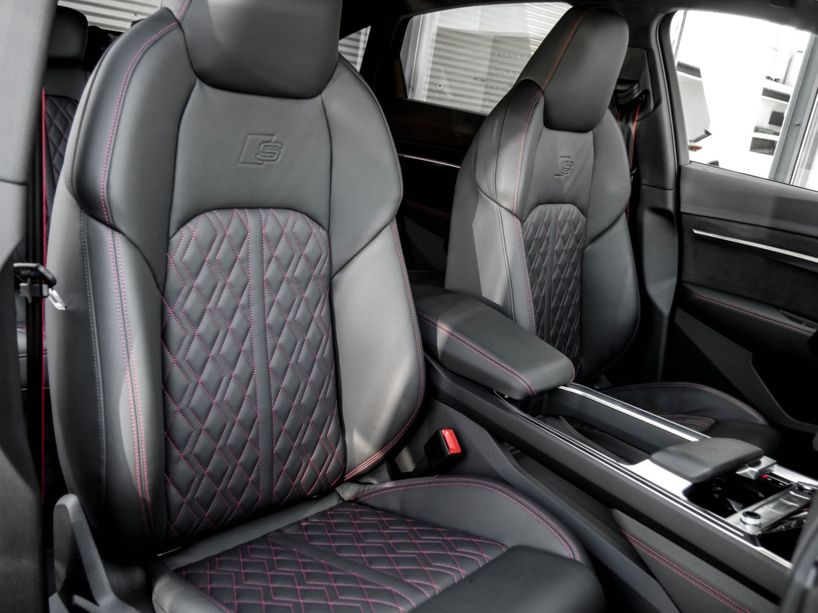 Audi SQ8 e-tron Sportback quattro BLACKPAK B&O LM21