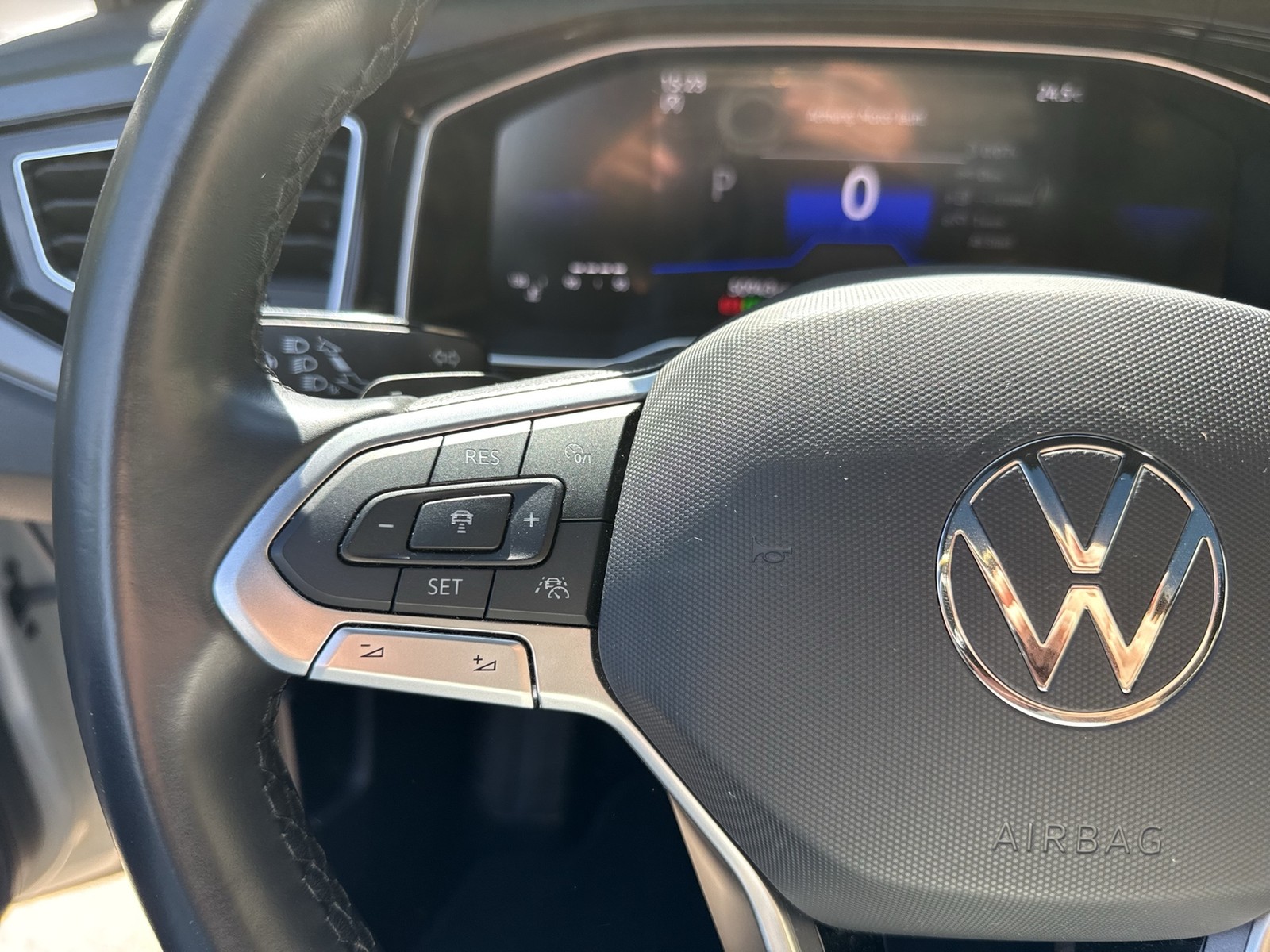 Volkswagen Taigo 1.5 R-LINE PANO CAM ACC LM17 MATRIX NAVI