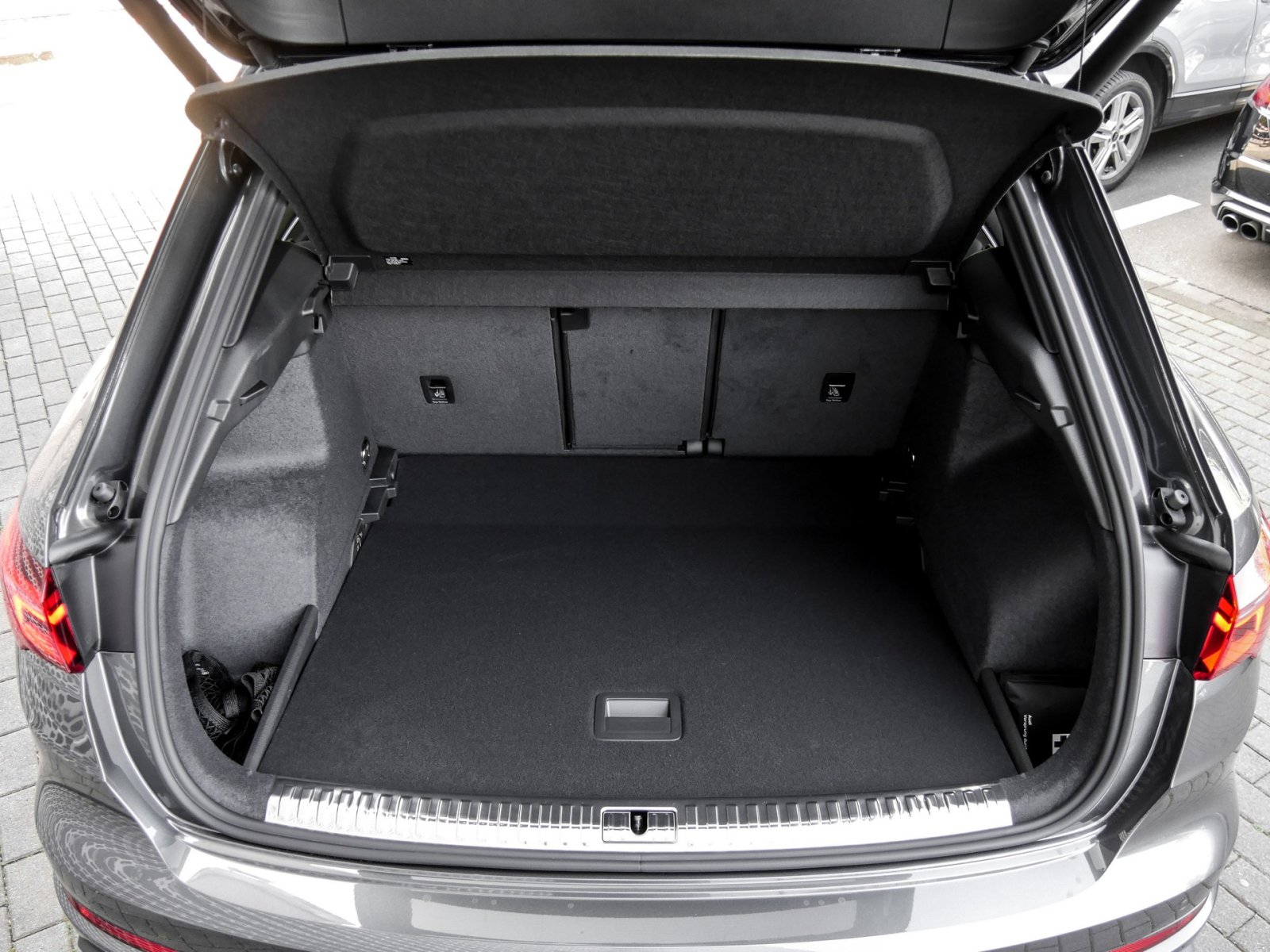 Audi Q3 40 TDI quattro S tronic S Line AHK+Pano+Carbon+SONOS+MatrixLED+