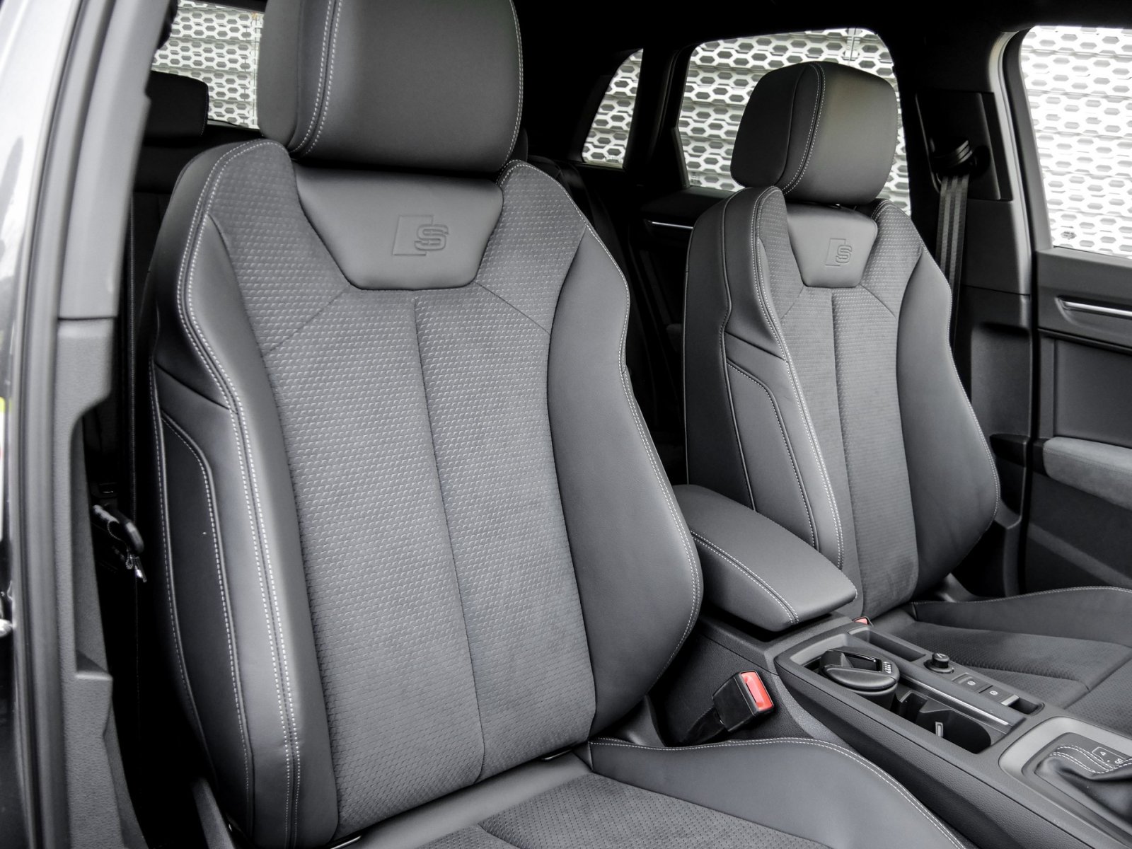 Audi Q3 40 TDI quattro S tronic S Line AHK+Pano+Carbon+SONOS+MatrixLED+