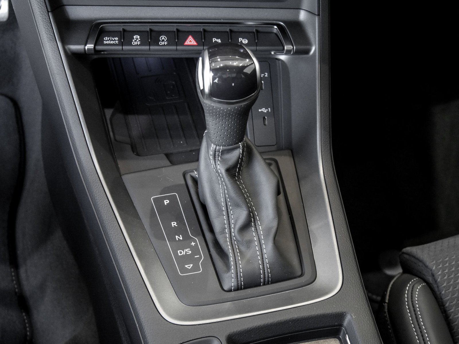 Audi Q3 40 TDI quattro S tronic S Line AHK+Assistenzpaket+Pano+Carbon+SONOS