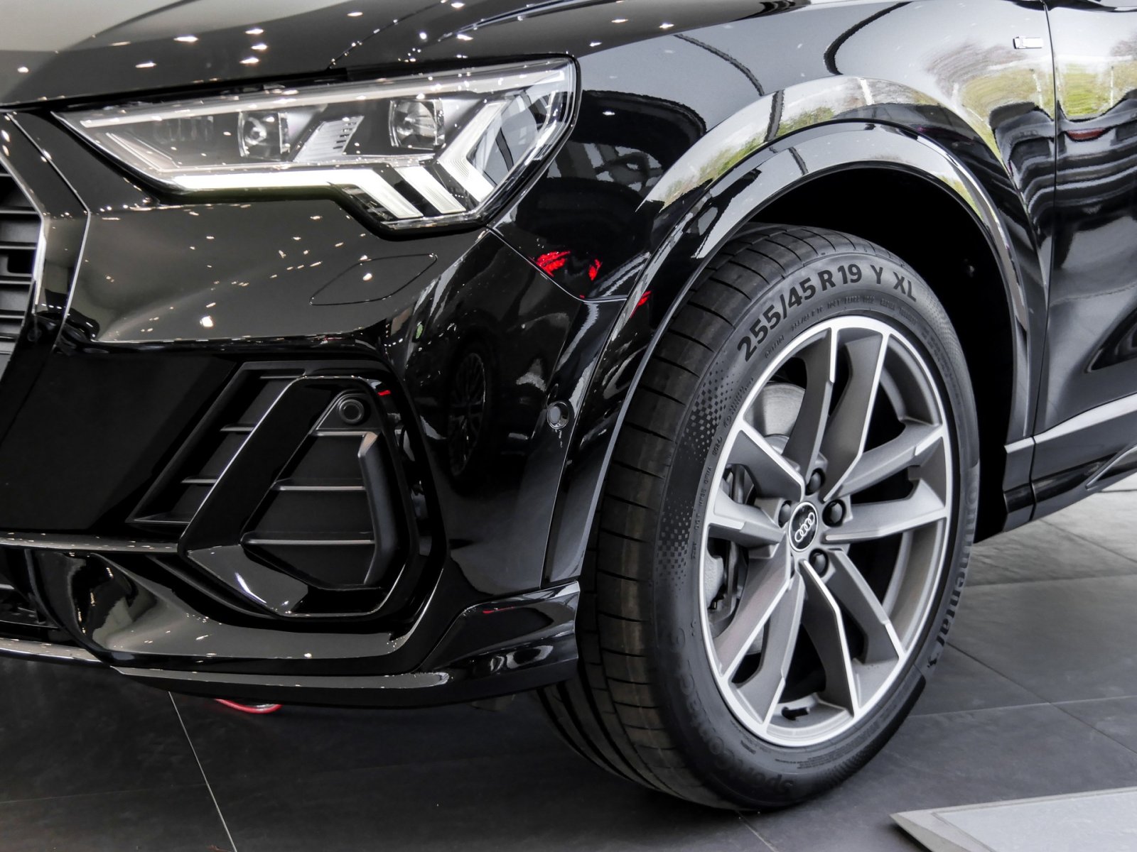 Audi Q3 40 TDI quattro S tronic S Line AHK+Assistenzpaket+Pano+Carbon+SONOS