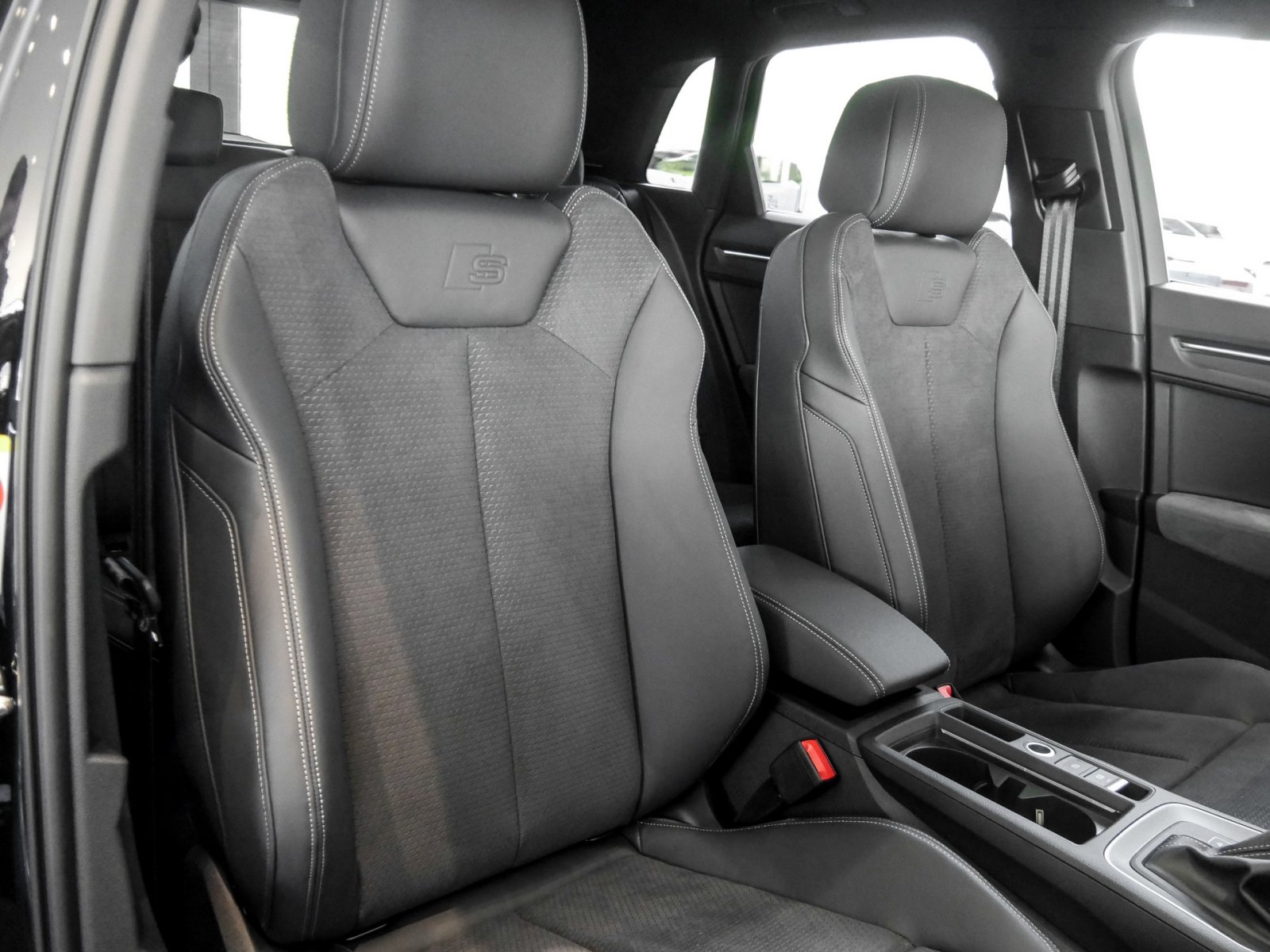 Audi Q3 40 TDI quattro S tronic S Line AHK+Assistenzpaket+Pano+Carbon+SONOS