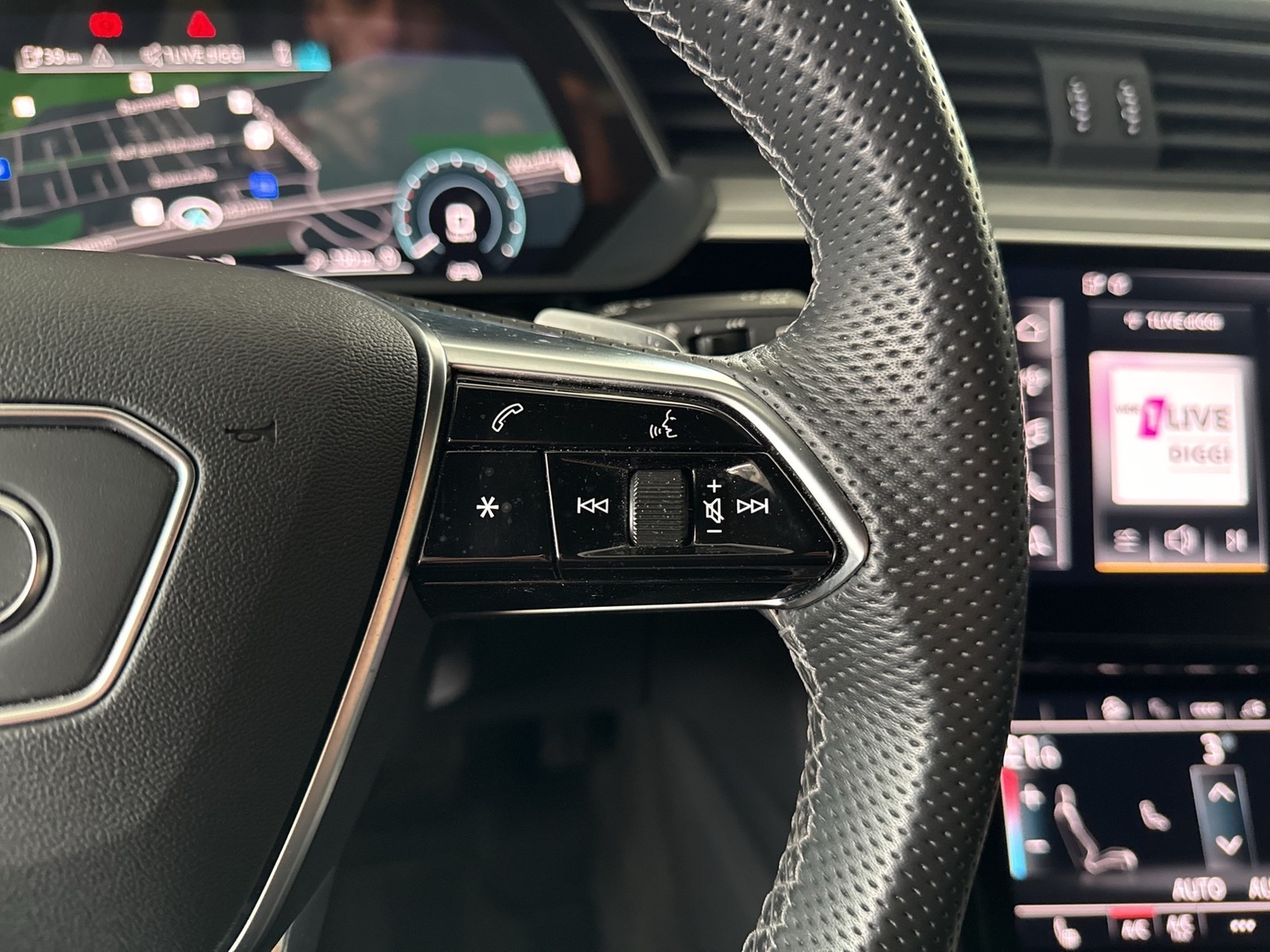 Audi e-tron 55 quattro S LINE B&O LM21 E-KLAPPE NAVI+