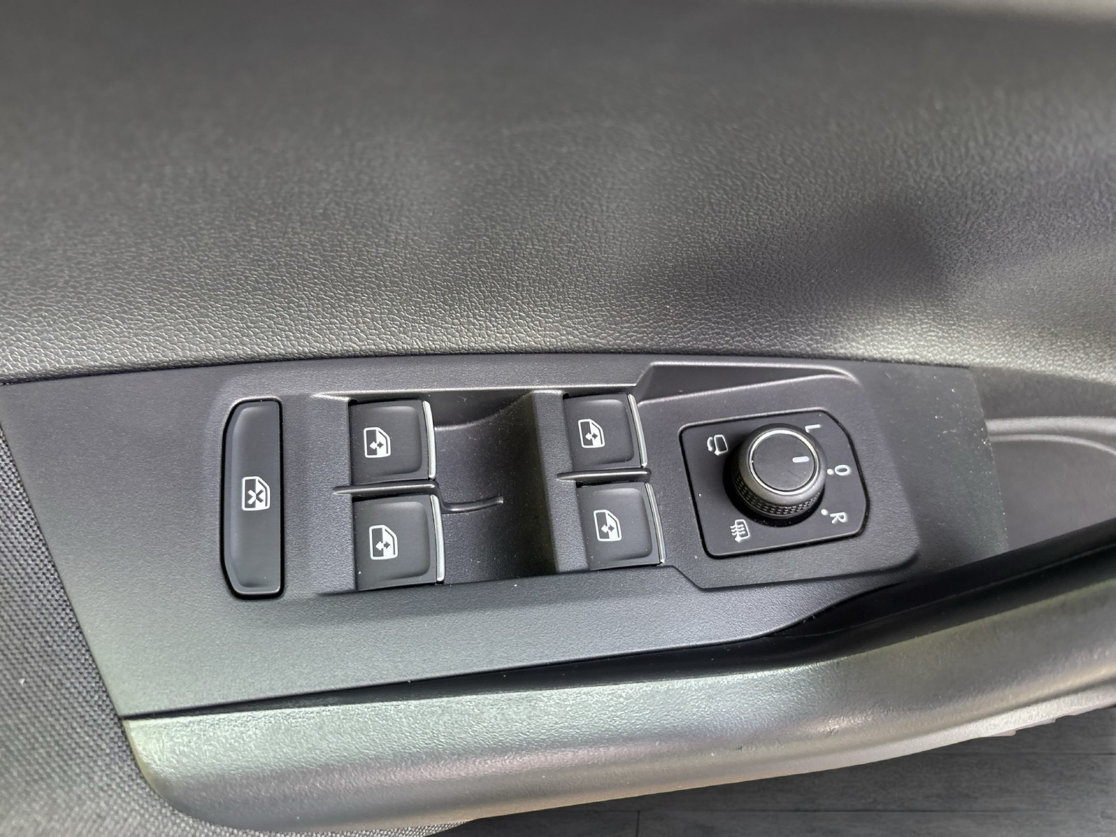 Volkswagen Polo 1.0 R-LINE CAM ACC LM17 NAVI CARPLAY SITZHZ