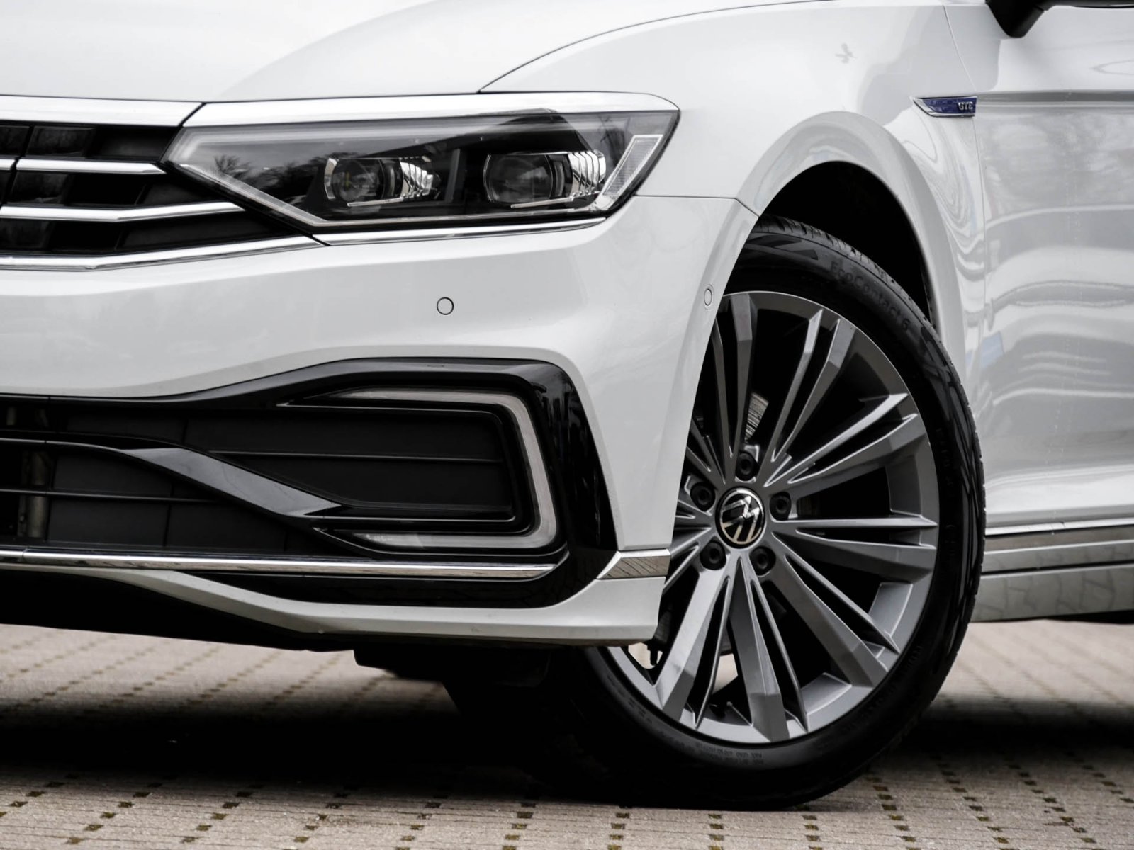 Volkswagen Passat Variant 1.4 GTE AHK CAM ACC LM18 E-KLAPPE