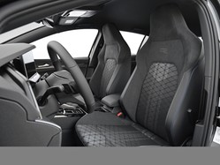 Volkswagen Golf VIII 1.5 eTSI R-LINE FACELIFT CAM ACC LM18