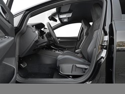 Volkswagen Golf VIII 1.5 eTSI R-LINE FACELIFT CAM ACC LM18