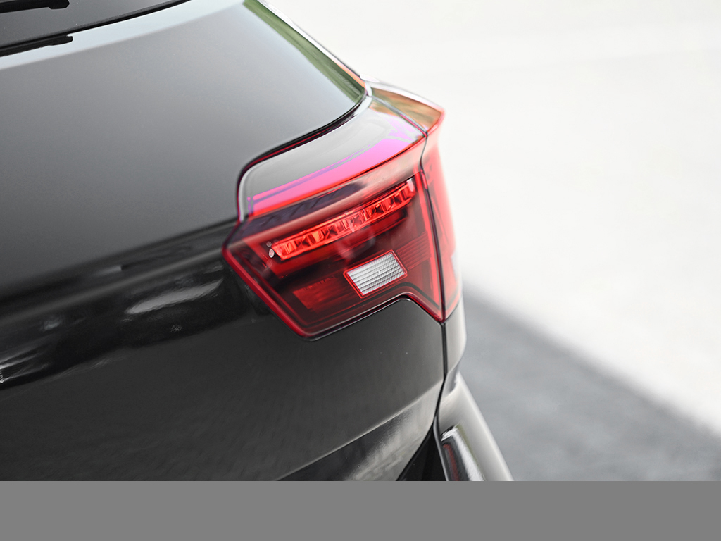 Volkswagen T-Roc 1.5 R-LINE BLACKSTYLE AHK CAM ACC LM19 NAVI