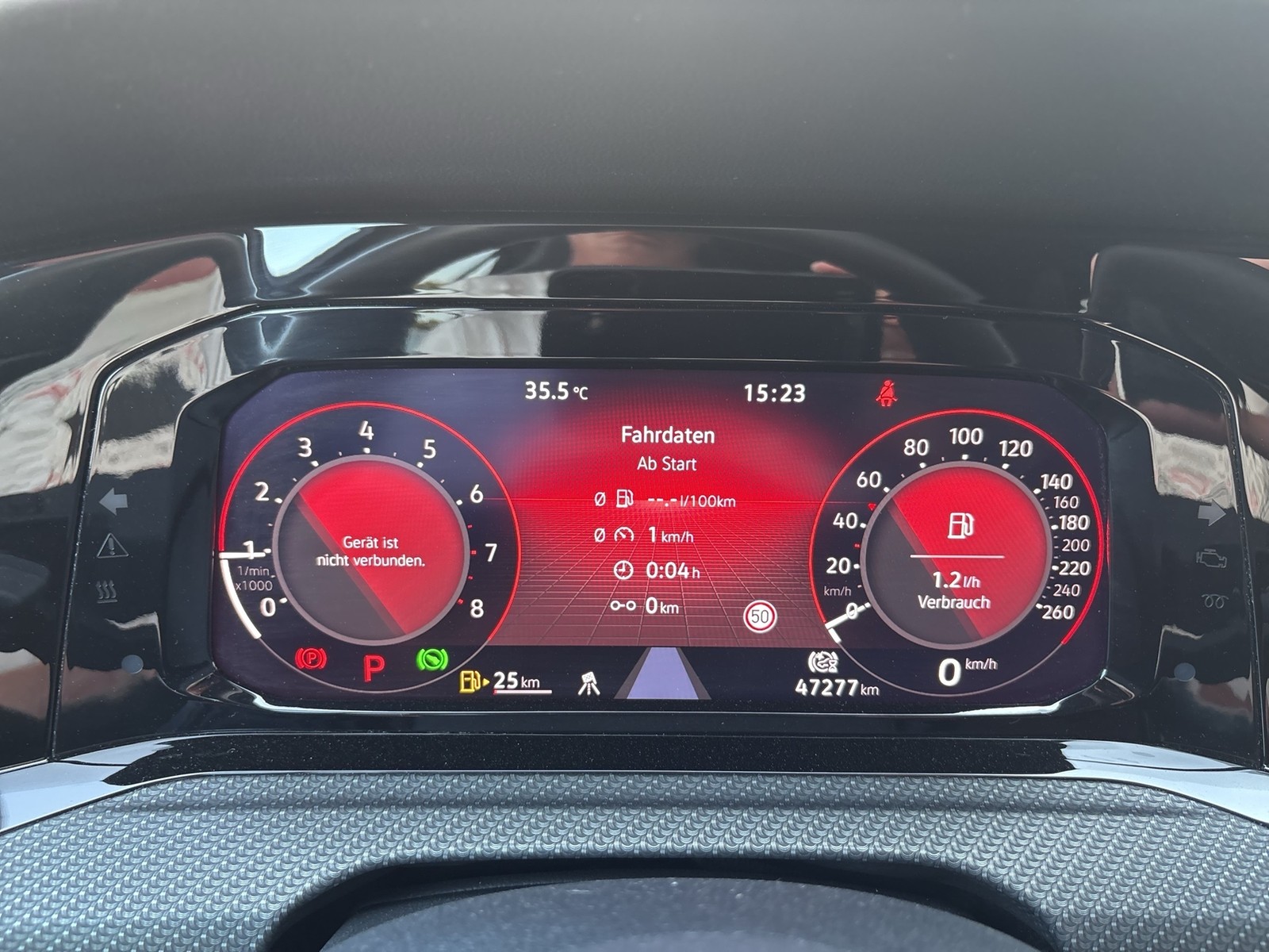 Volkswagen Golf VIII 1.5eTSI R-LINE BLACKSTYLE AHK CAM LM18