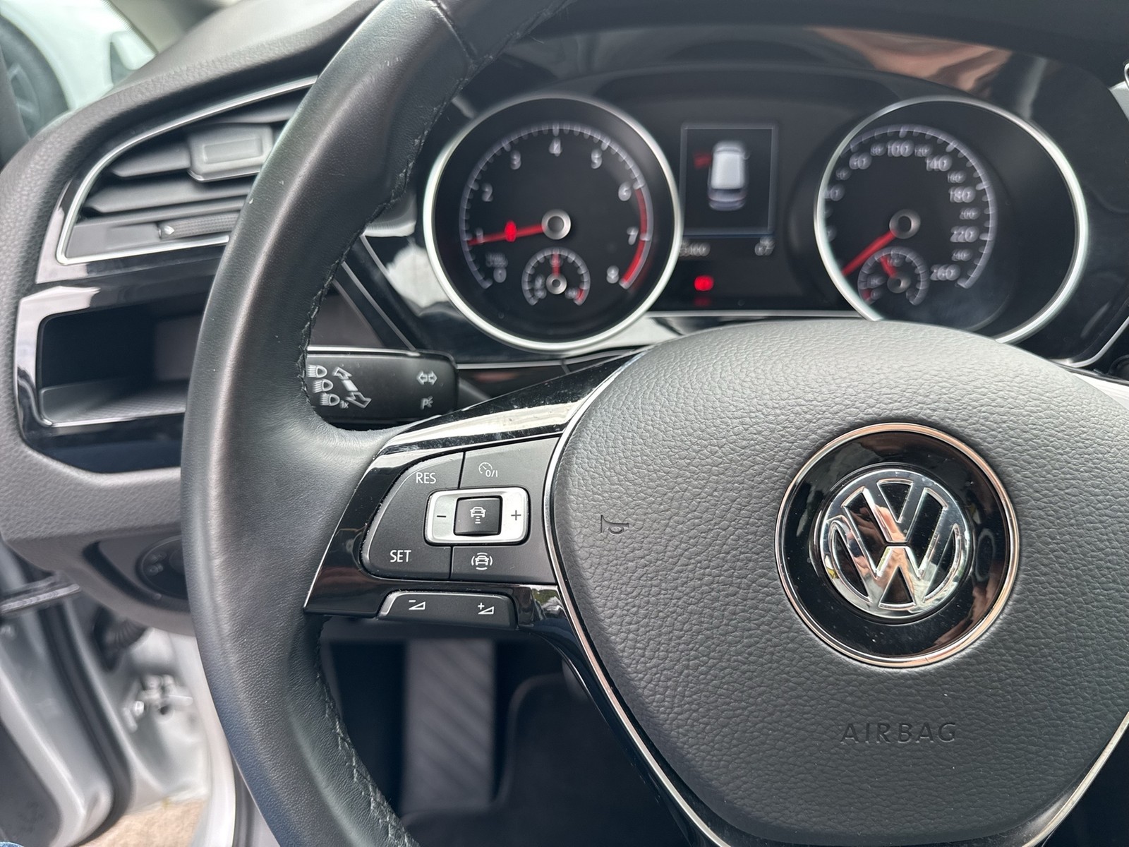 Volkswagen Touran 1.5 HIGHLINE KAMERA ACC ALU17" CARPLAY