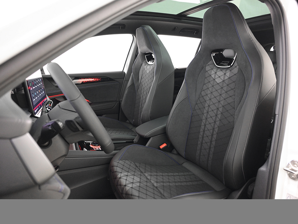 Volkswagen Tayron 2.0 R-LINE 4MOTION DSG PANO AHK STANDHZG