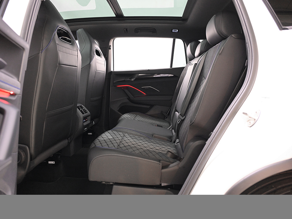 Volkswagen Tayron 2.0 R-LINE 4MOTION DSG PANO AHK STANDHZG