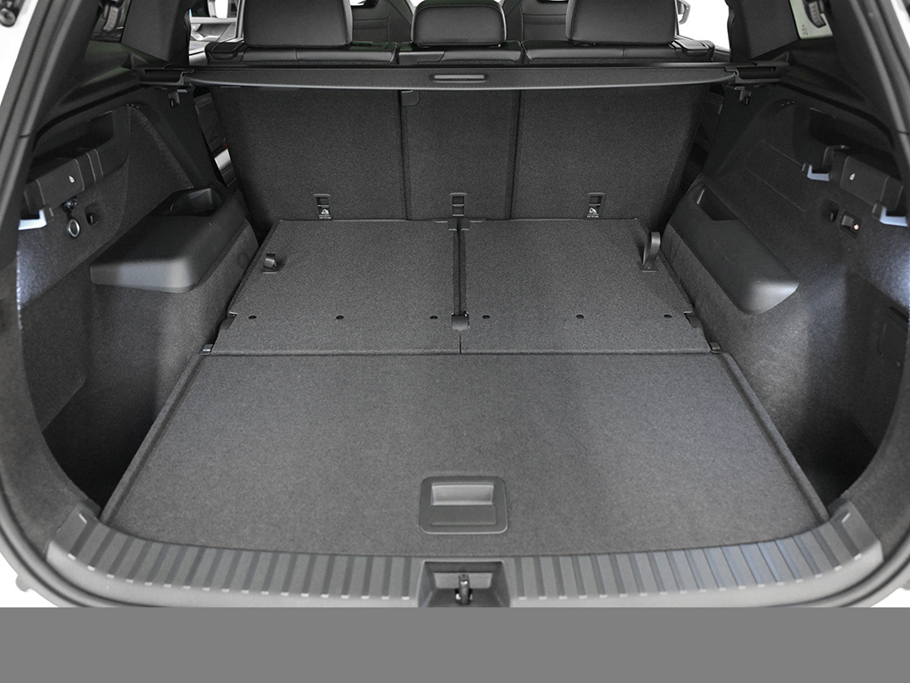 Volkswagen Tayron 2.0 R-LINE 4MOTION DSG PANO AHK STANDHZG