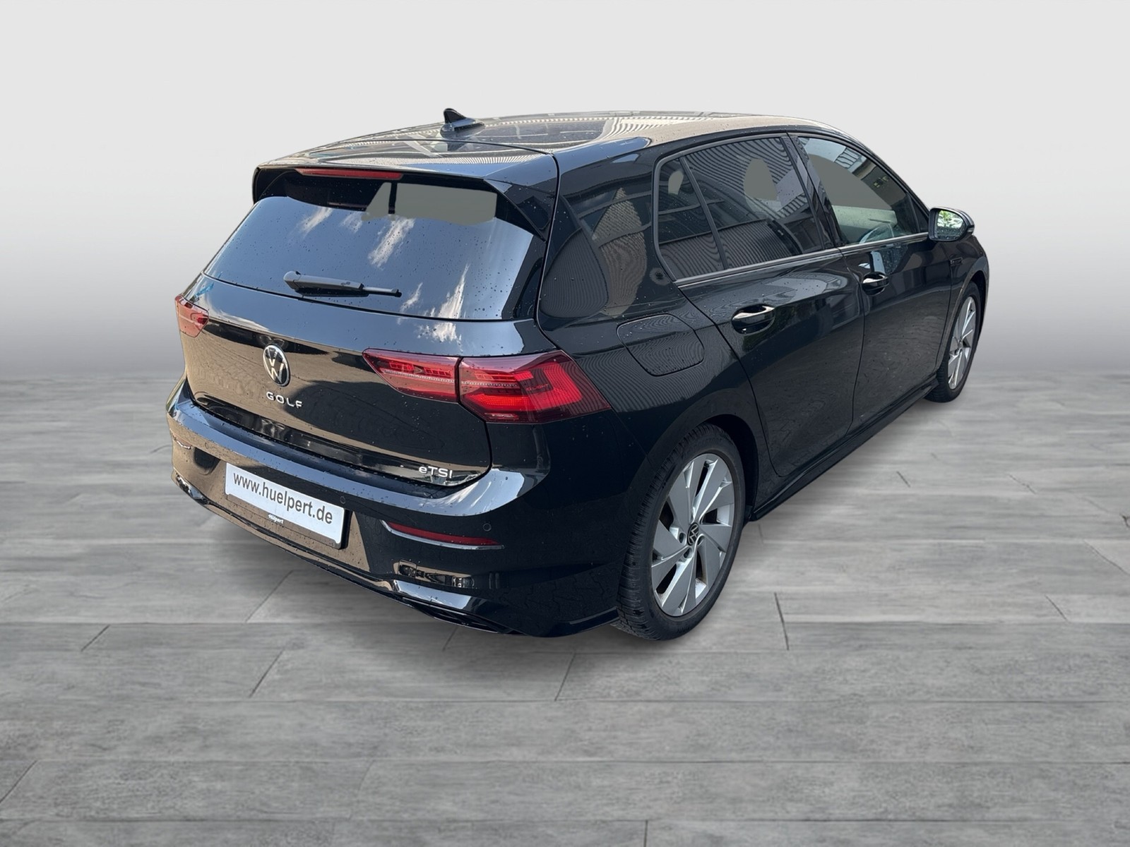 Volkswagen Golf VIII 1.5eTSI R-LINE BLACKSTYLE AHK CAM LM18