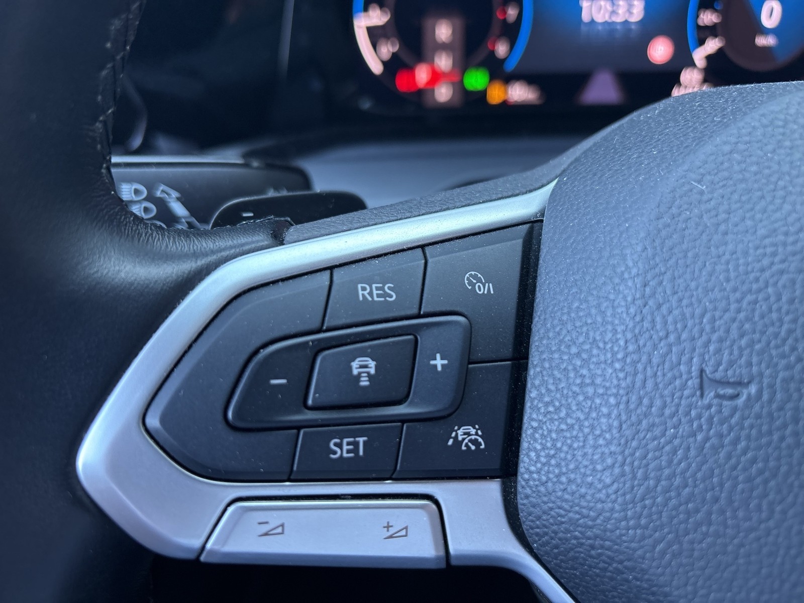 Volkswagen Golf VIII 2.0 STYLE CAM ACC LM17 NAVI LED+
