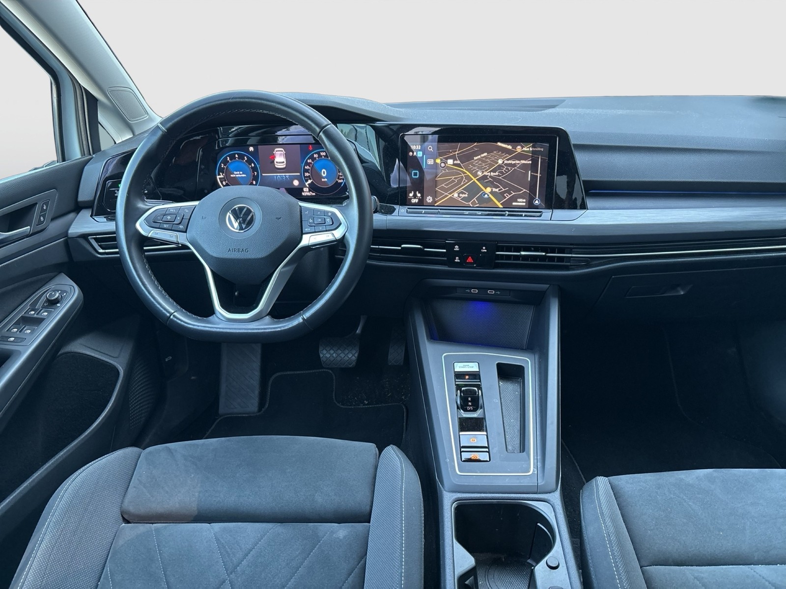 Volkswagen Golf VIII 2.0 STYLE CAM ACC LM17 NAVI LED+
