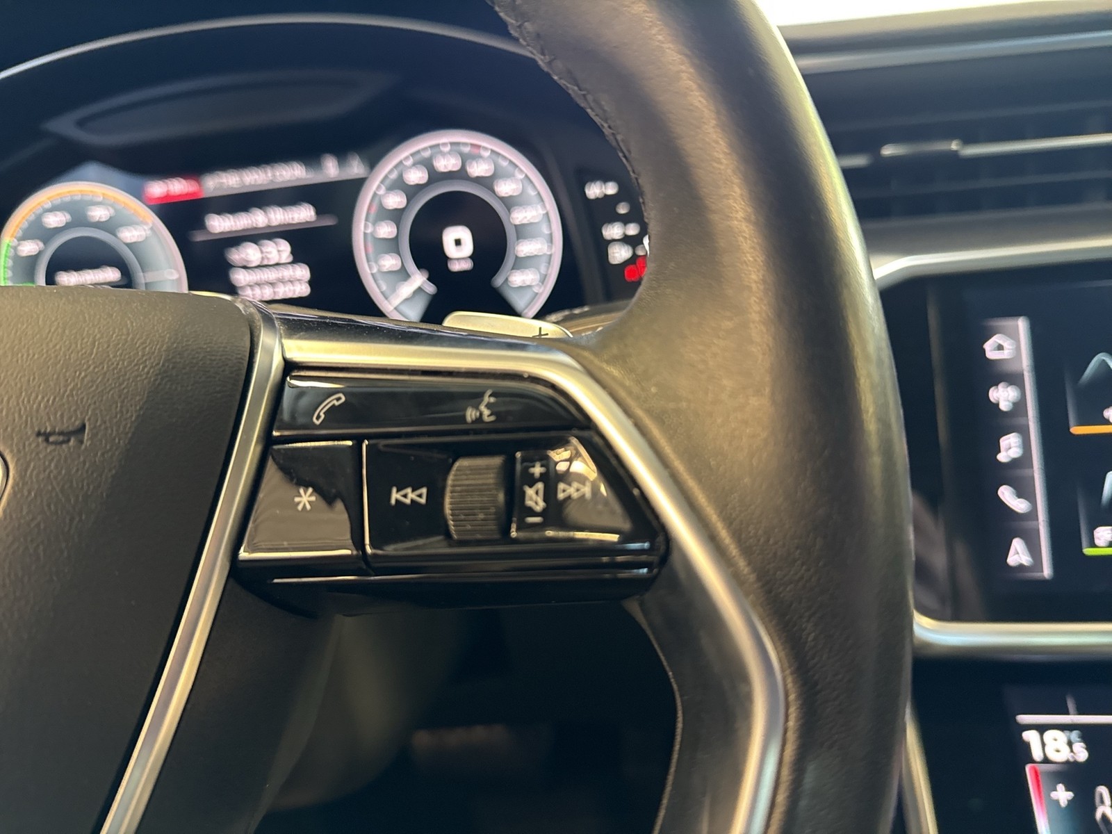 Audi A6 Avant 50 HYBRID Qu. PANO AHK KAMERA ACC