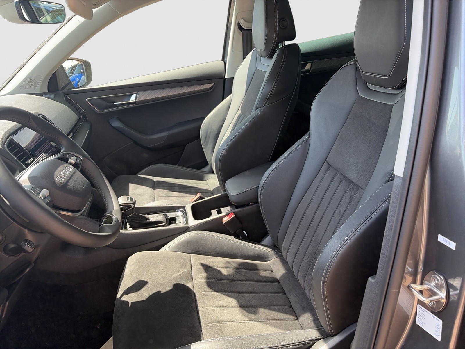 Skoda Karoq 1.5 TOUR AHK CAM ACC MATRIX E-KLAPPE NAVI