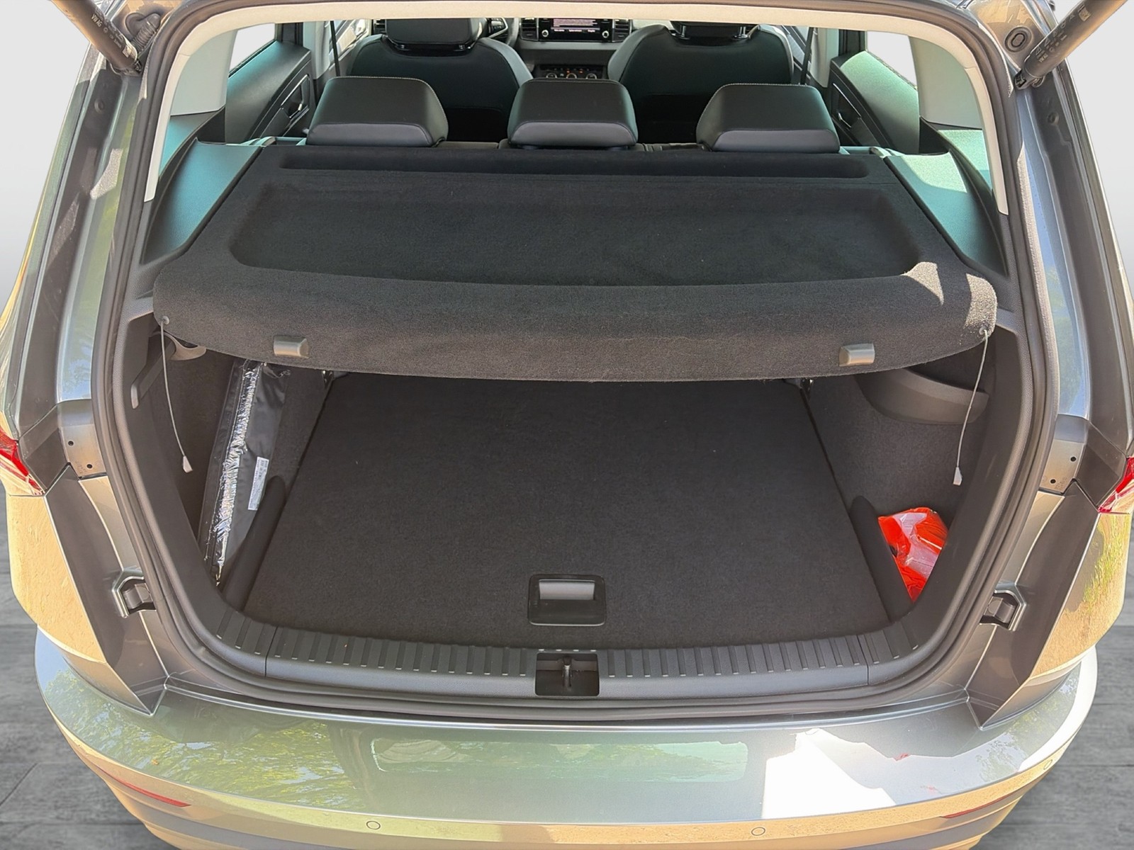 Skoda Karoq 1.5 TOUR AHK CAM ACC MATRIX E-KLAPPE NAVI