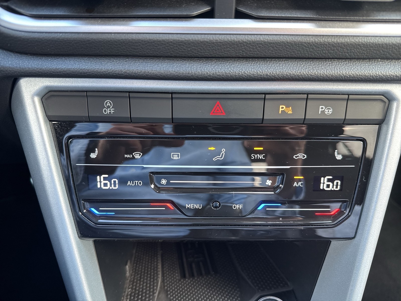 Volkswagen T-Roc 1.0 GOAL ACC LM17 NAVI CARPLAY SITZHEIZUNG