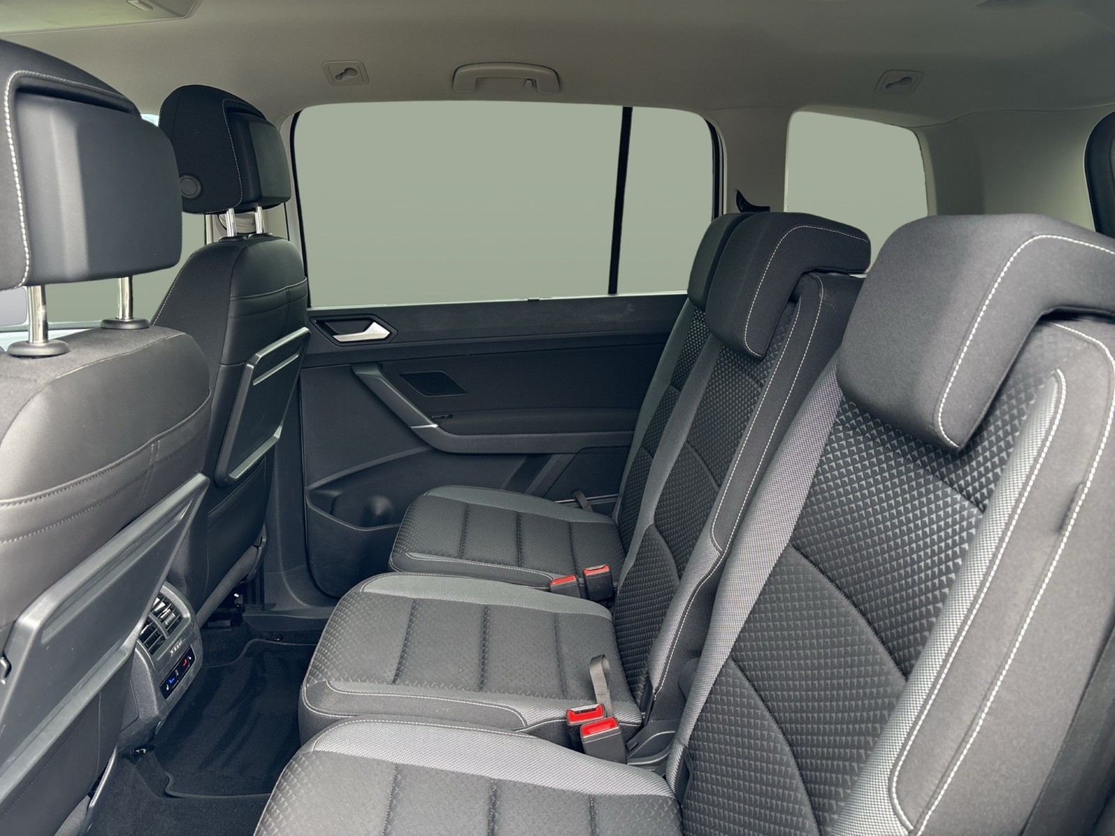 Volkswagen Touran 1.5 ACTIVE DYNAUDIO AHK CAM ACC LM17 NAVI