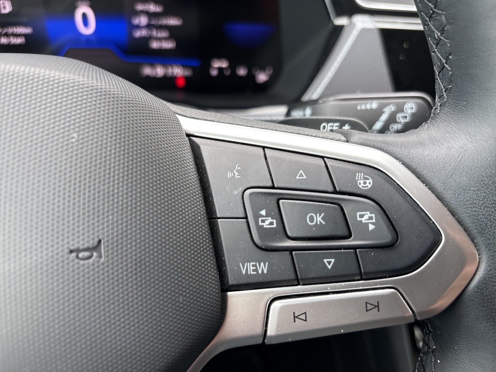 Volkswagen Touran 1.5 ACTIVE DYNAUDIO AHK CAM ACC LM17 NAVI