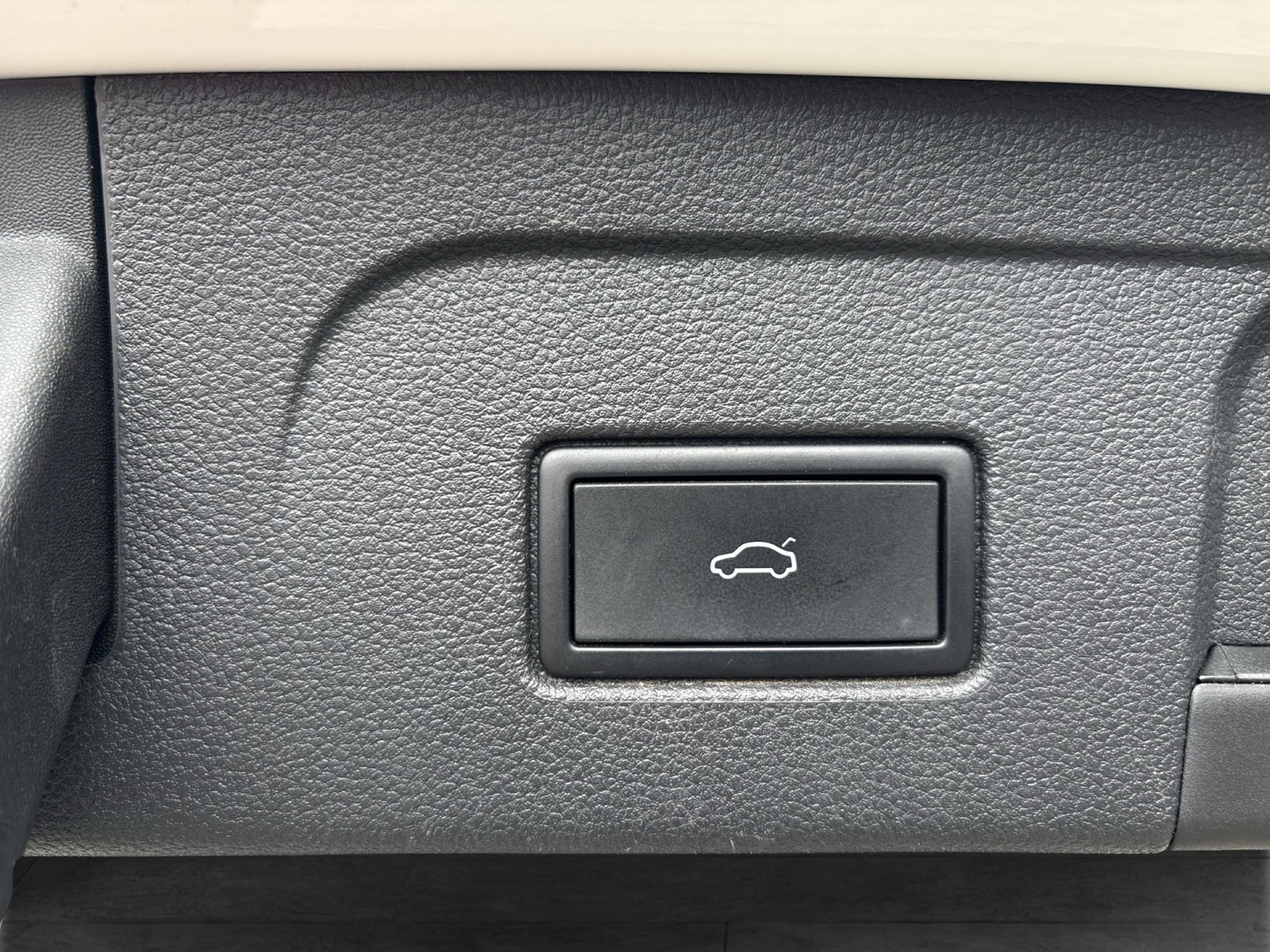 Volkswagen Touran 1.5 ACTIVE DYNAUDIO AHK CAM ACC LM17 NAVI