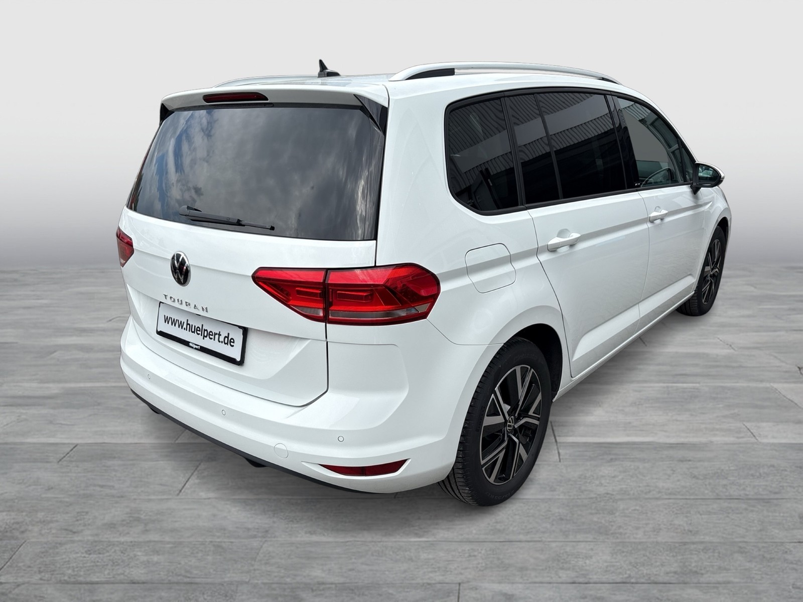 Volkswagen Touran 1.5 ACTIVE DYNAUDIO AHK CAM ACC LM17 NAVI