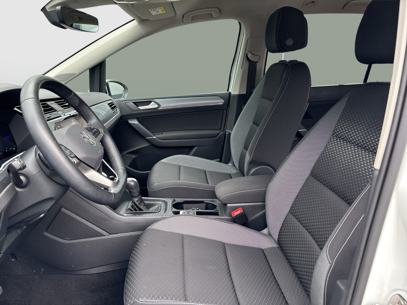 Volkswagen Touran 1.5 ACTIVE DYNAUDIO AHK CAM ACC LM17 NAVI
