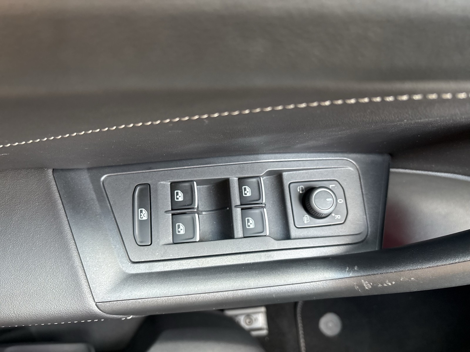 Volkswagen T-Roc 1.5 R-LINE AHK KAMERA ACC MATRIX NAVI