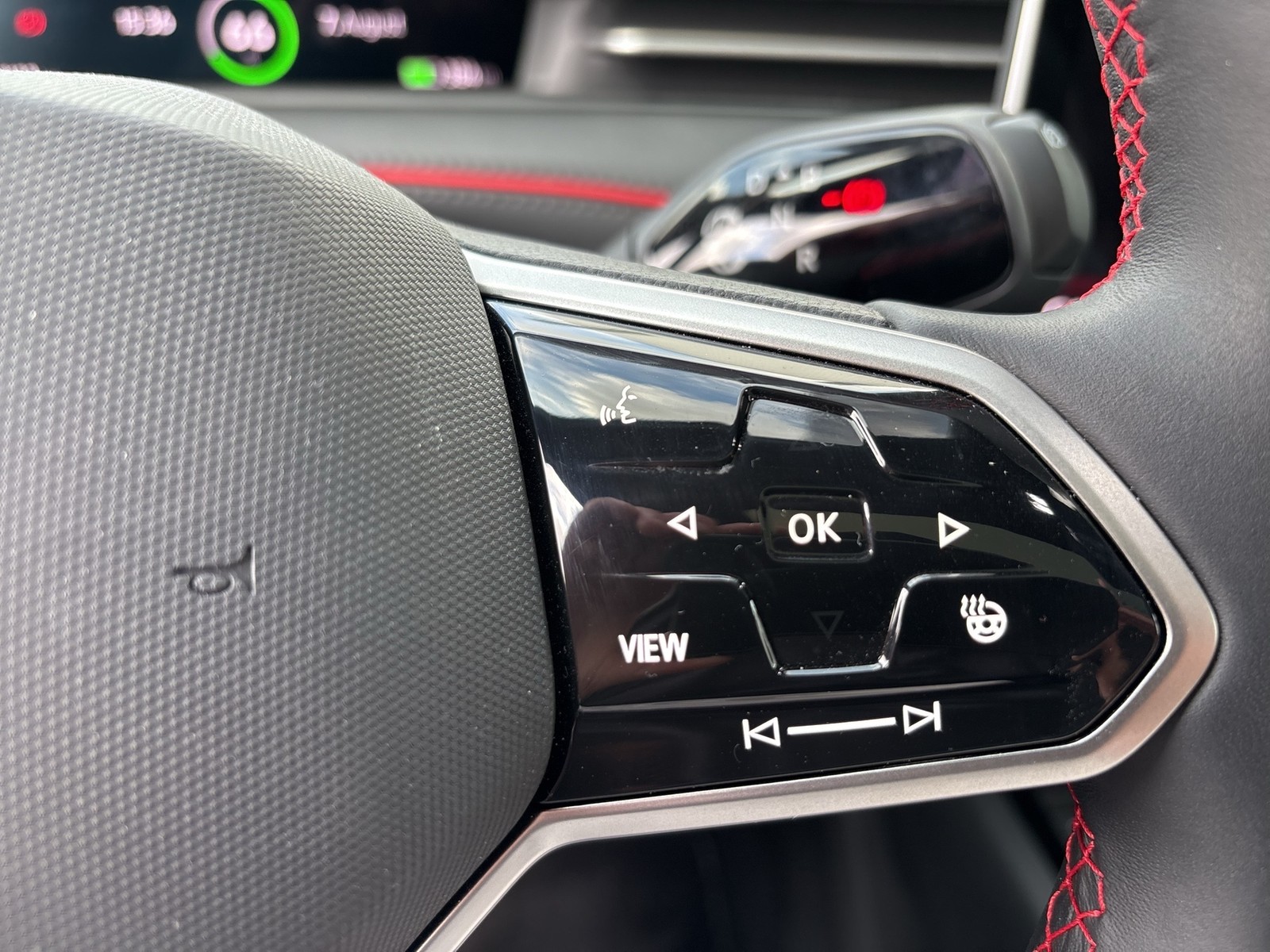 Volkswagen ID.7 Tourer GTX 4X4 WÄRMEPUMPE PANO AHK 360°CAM