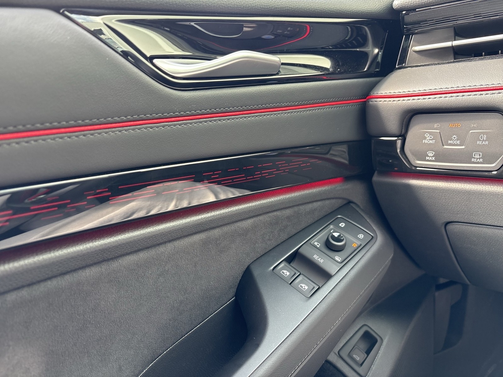 Volkswagen ID.7 Tourer GTX 4X4 WÄRMEPUMPE PANO AHK 360°CAM