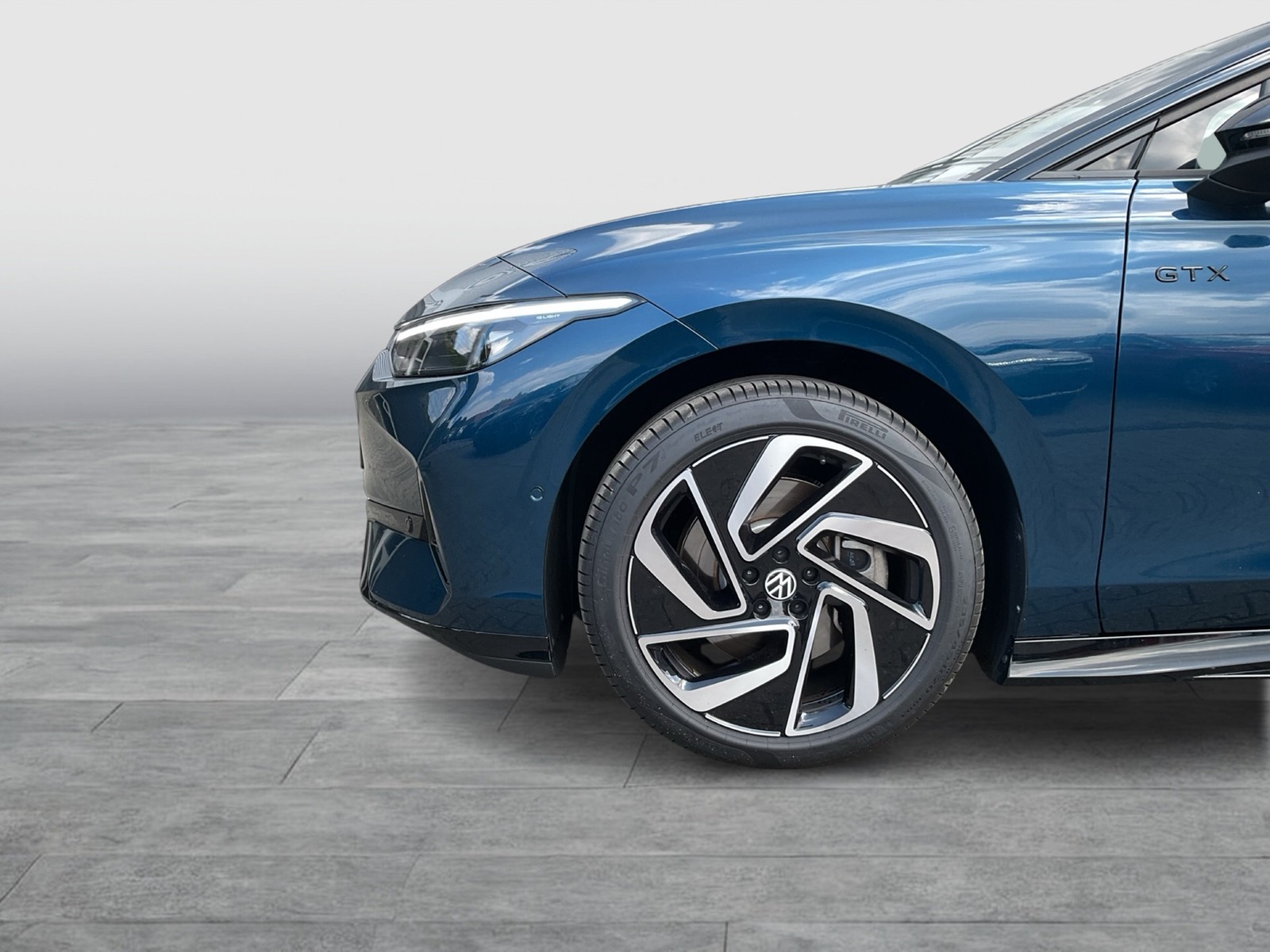 Volkswagen ID.7 Tourer GTX 4X4 WÄRMEPUMPE PANO AHK 360°CAM