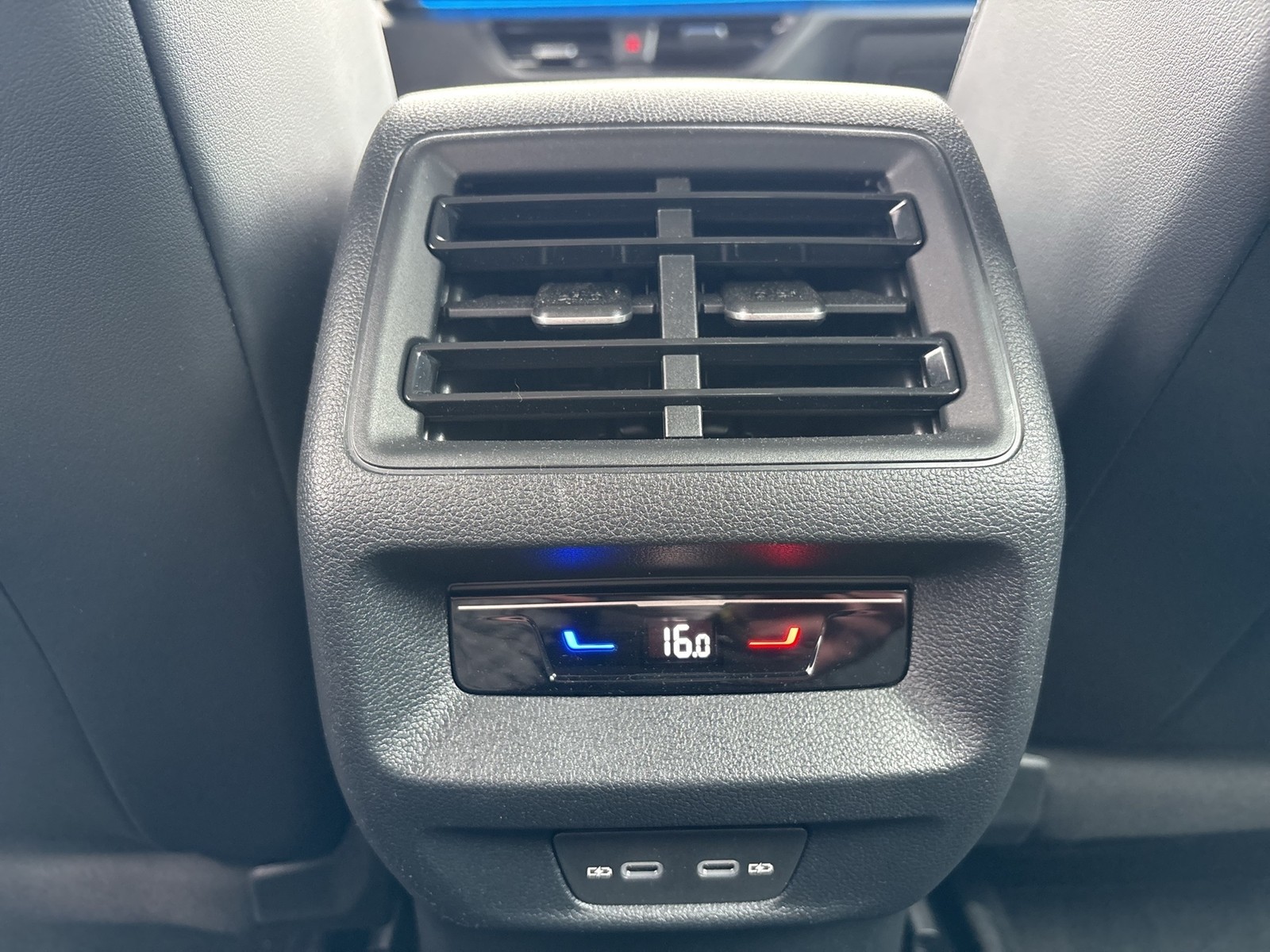Volkswagen Tiguan 1.5 eTSI LIFE AHK CAM ACC NAVI CARPLAY