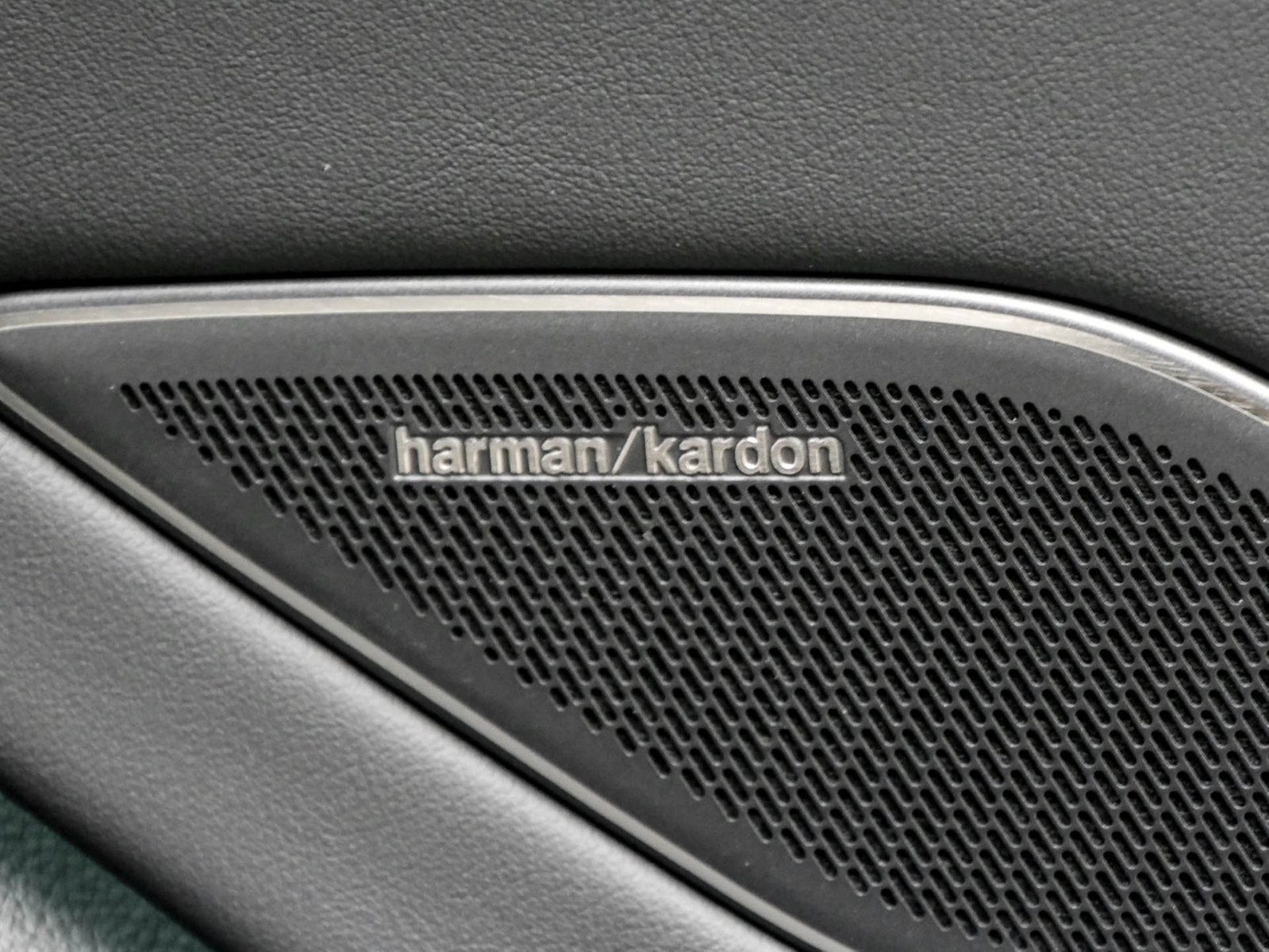 Volkswagen Tiguan 1.5 R-LINE DSG