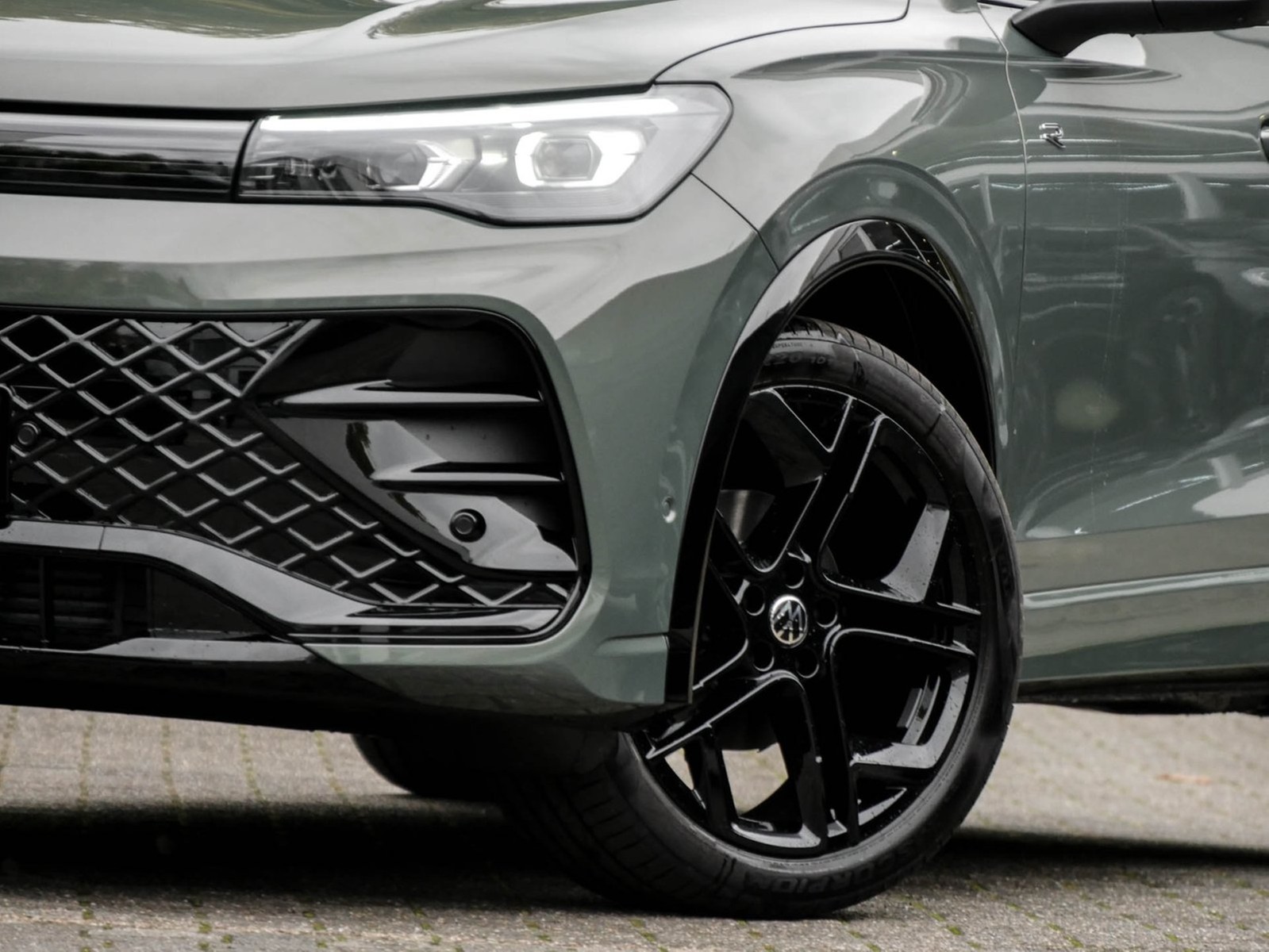 Volkswagen Tiguan 1.5 R-LINE DSG