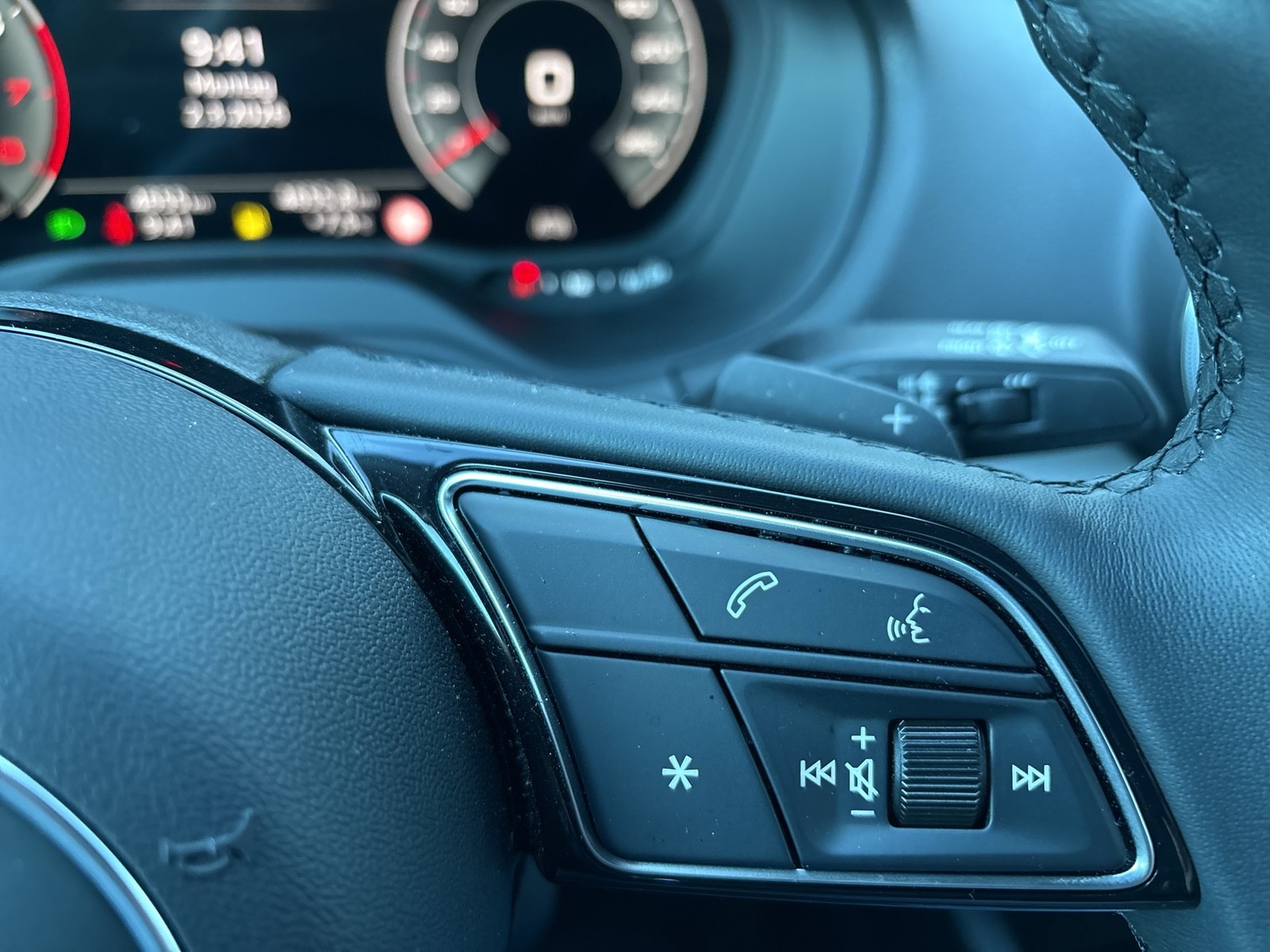 Audi Q2 40 quattro S LINE BLACKPAK PANO SONOS AHK