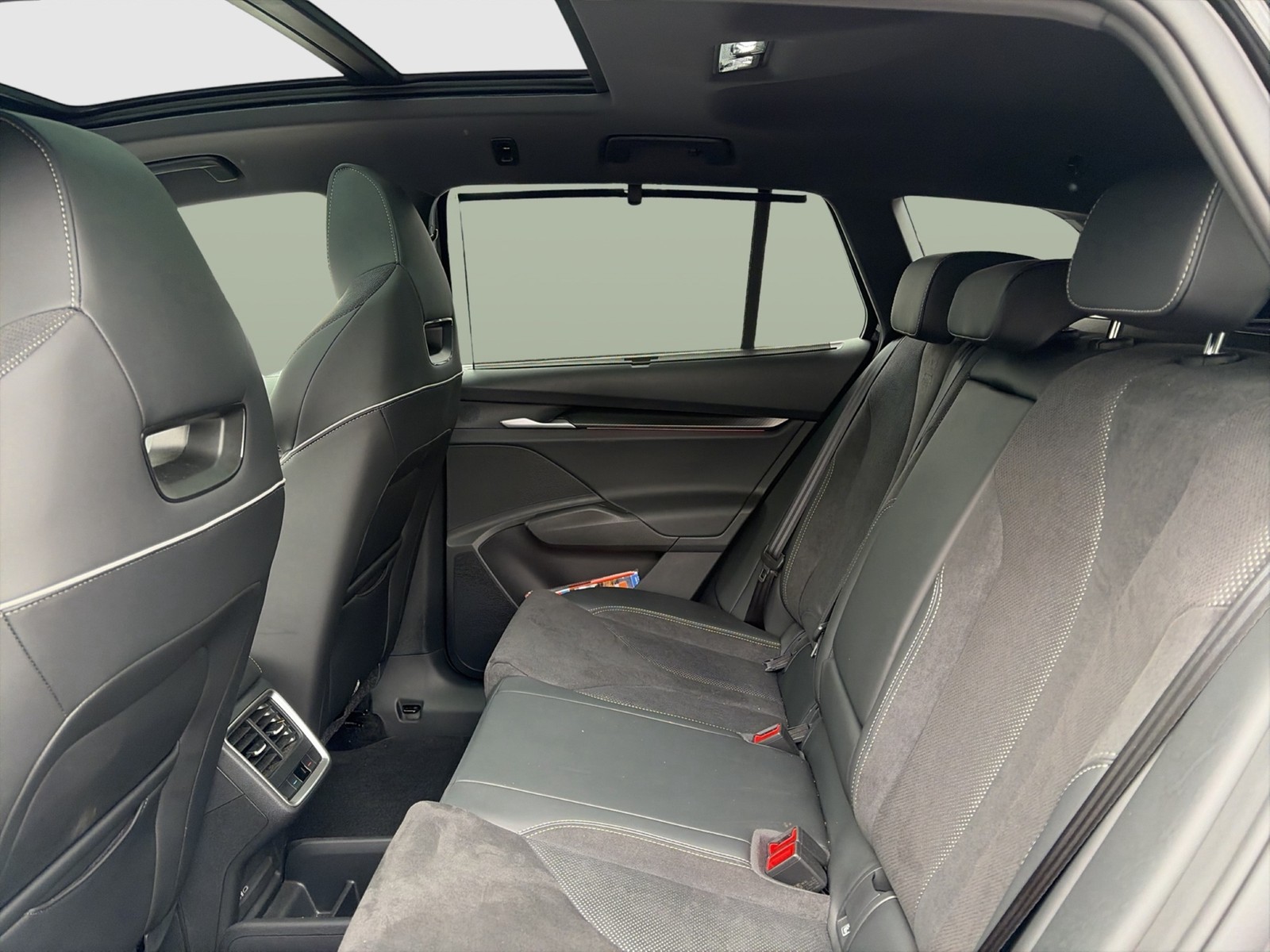 Skoda Enyaq 85 SPORTLINE WÄRMEPUMPE PANO CANTON AHK