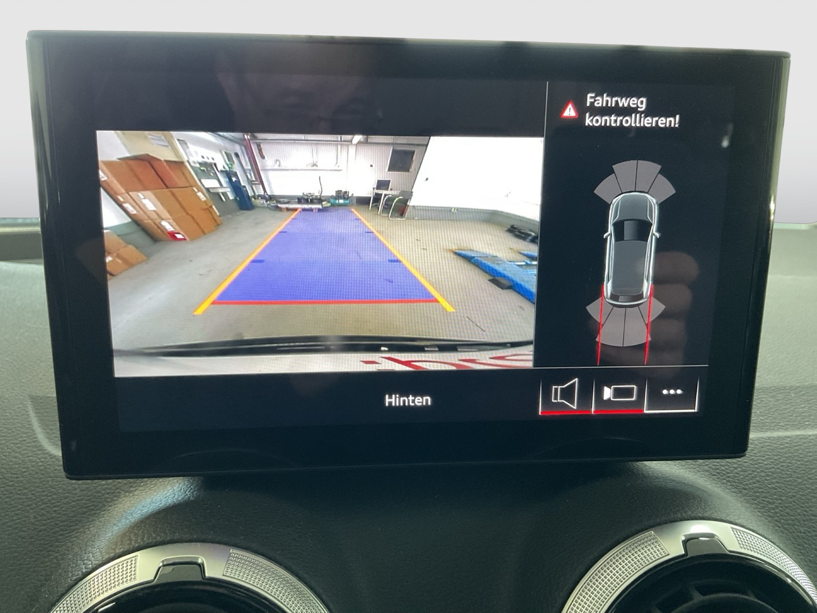 Audi Q2 35 advanced BLACKPAK AHK CAM ACC MATRIX NAVI+
