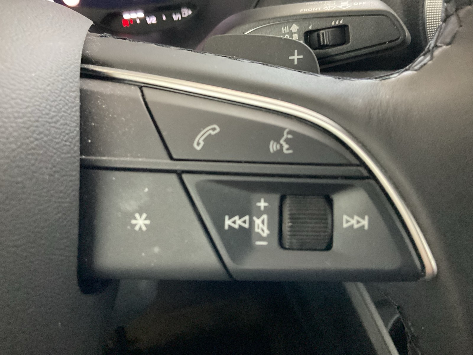 Audi Q2 35 advanced BLACKPAK AHK CAM ACC MATRIX NAVI+