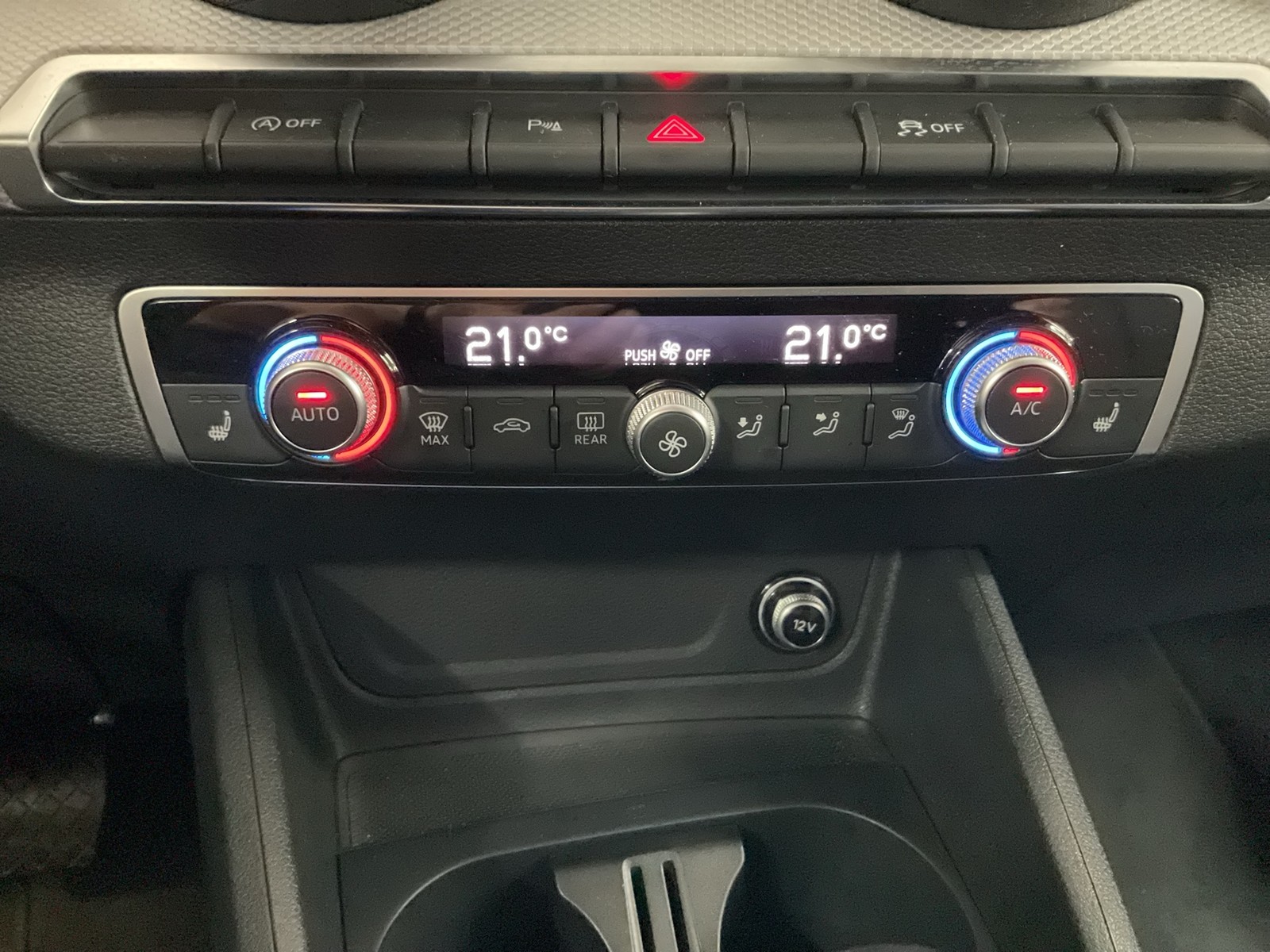 Audi Q2 35 advanced BLACKPAK AHK CAM ACC MATRIX NAVI+