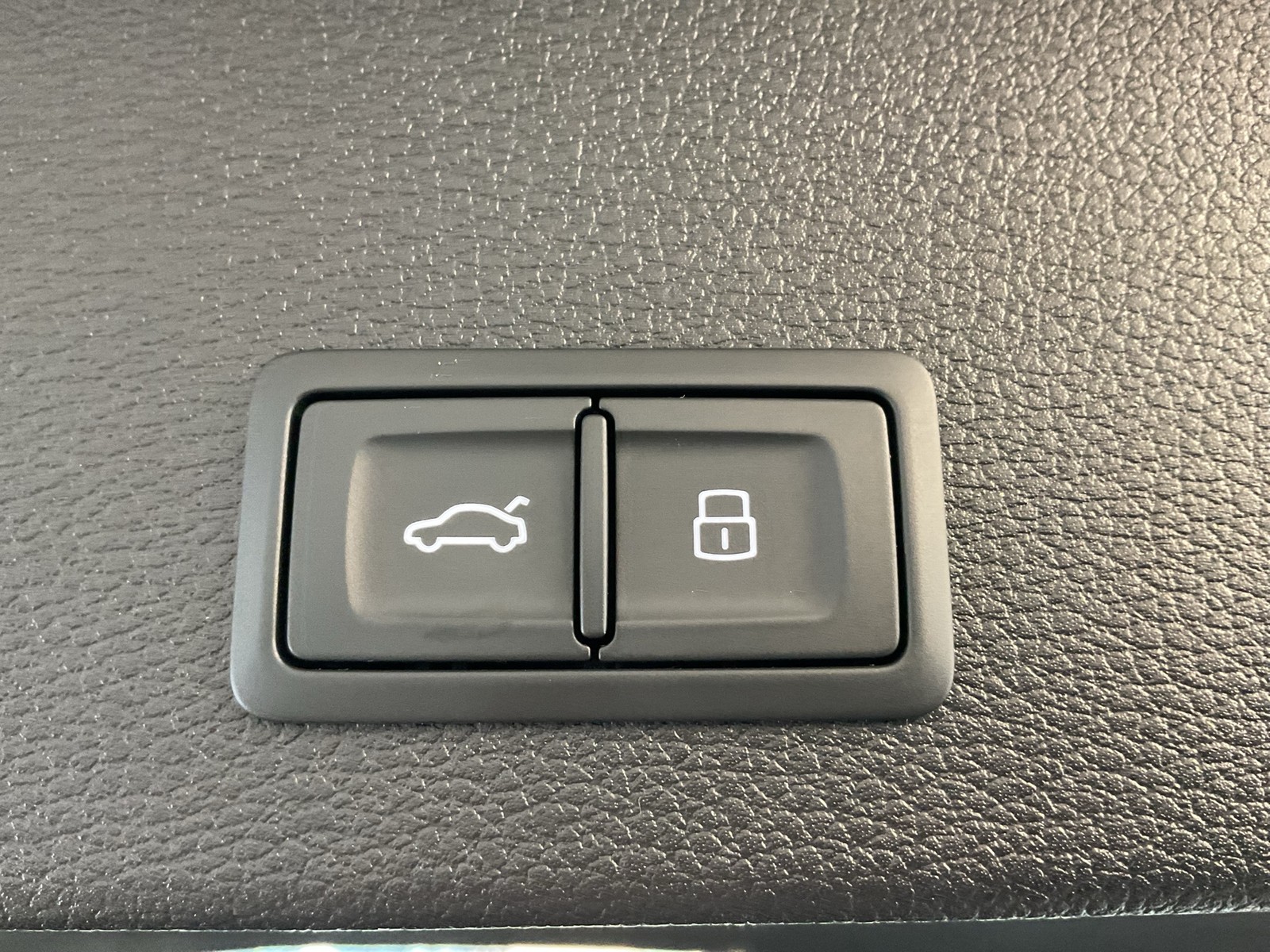 Audi Q2 35 advanced BLACKPAK AHK CAM ACC MATRIX NAVI+