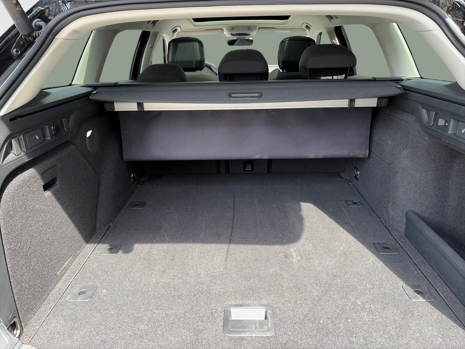 Skoda Superb Combi 2.0 SELECTION PANO AHK CAM ACC NAVI